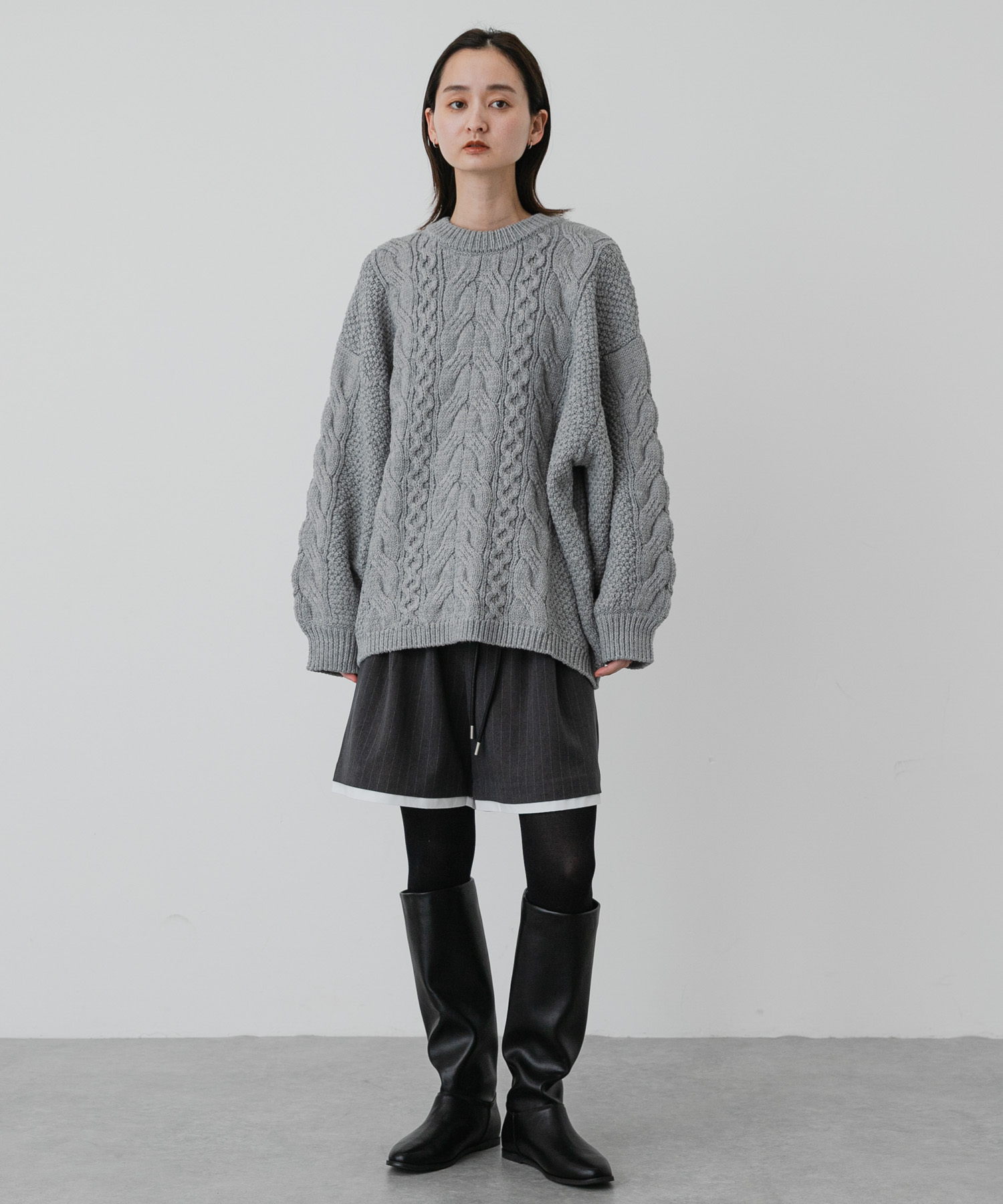 GRY×WHT