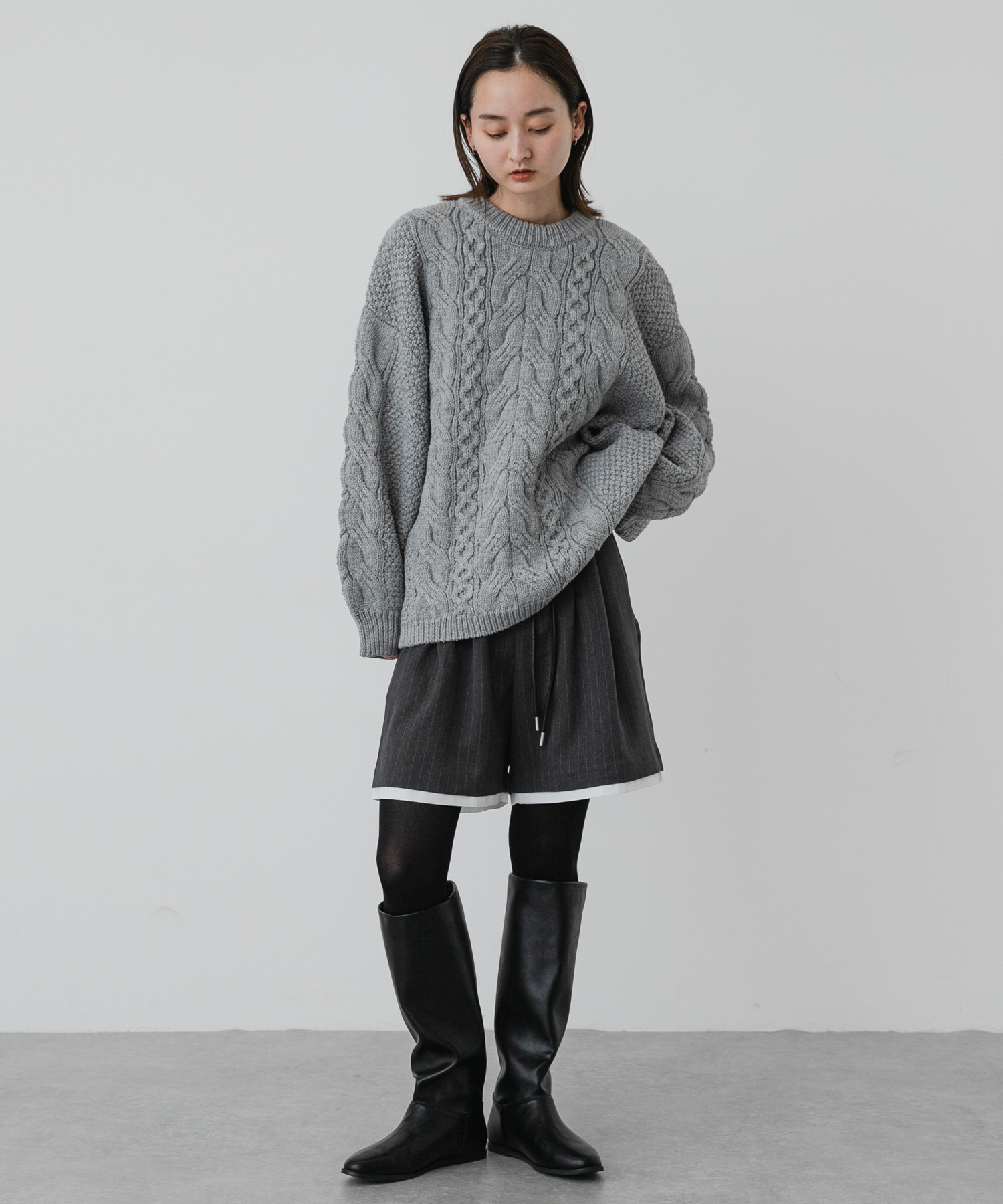 GRY×WHT