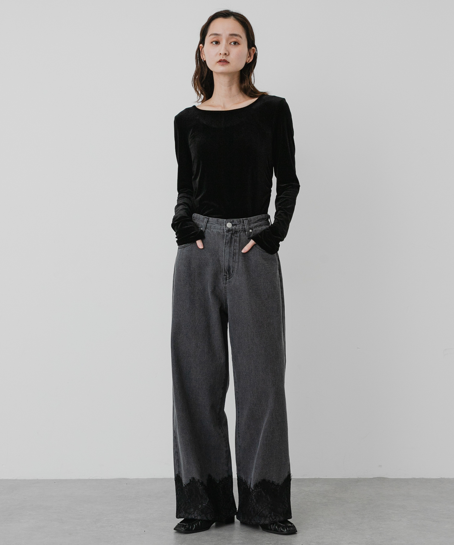 GRAY