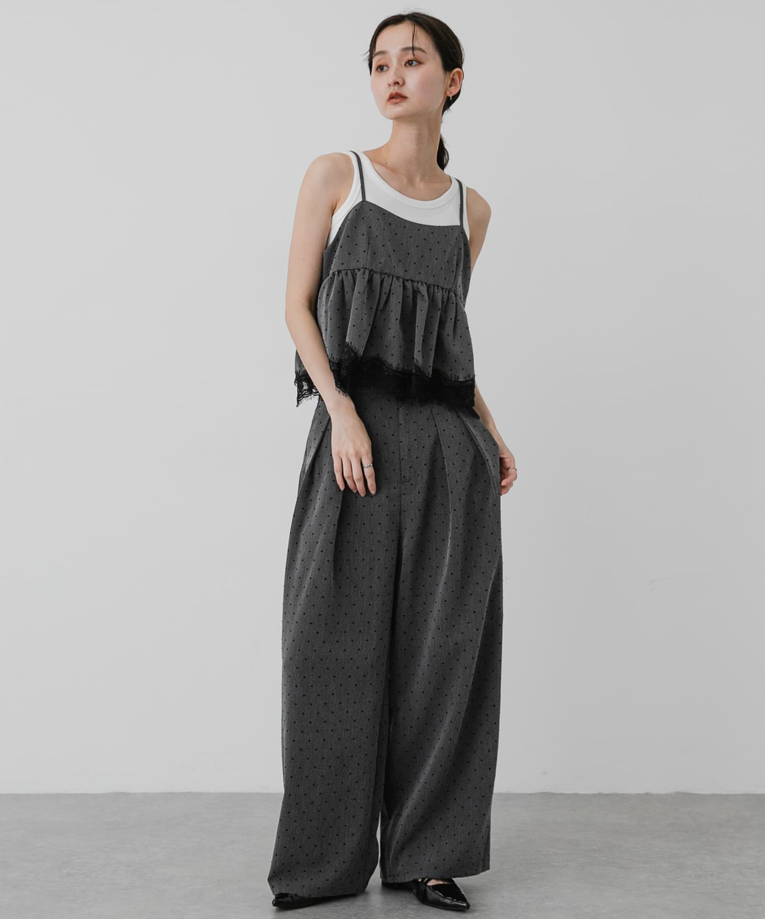 GRAY