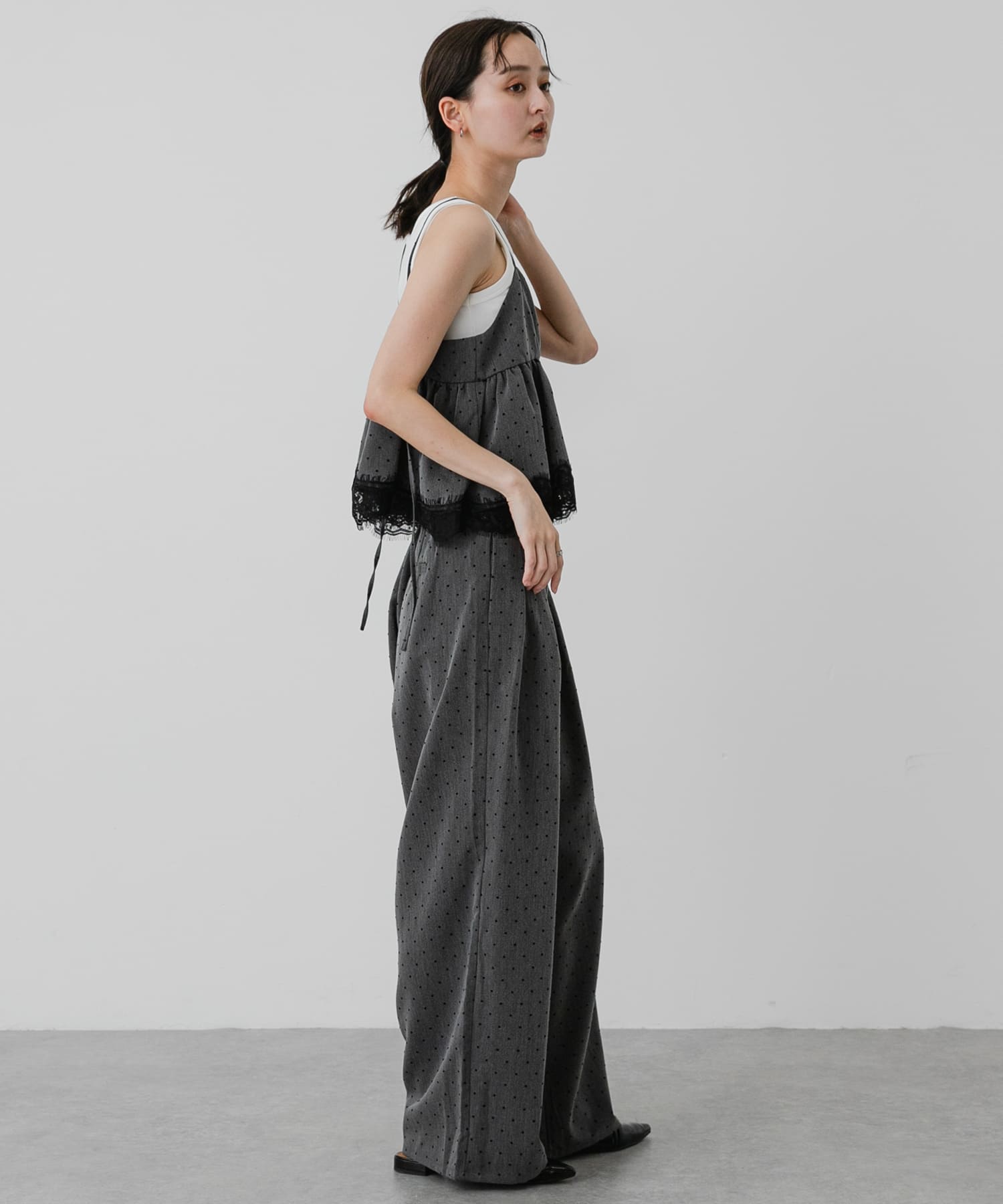 GRAY