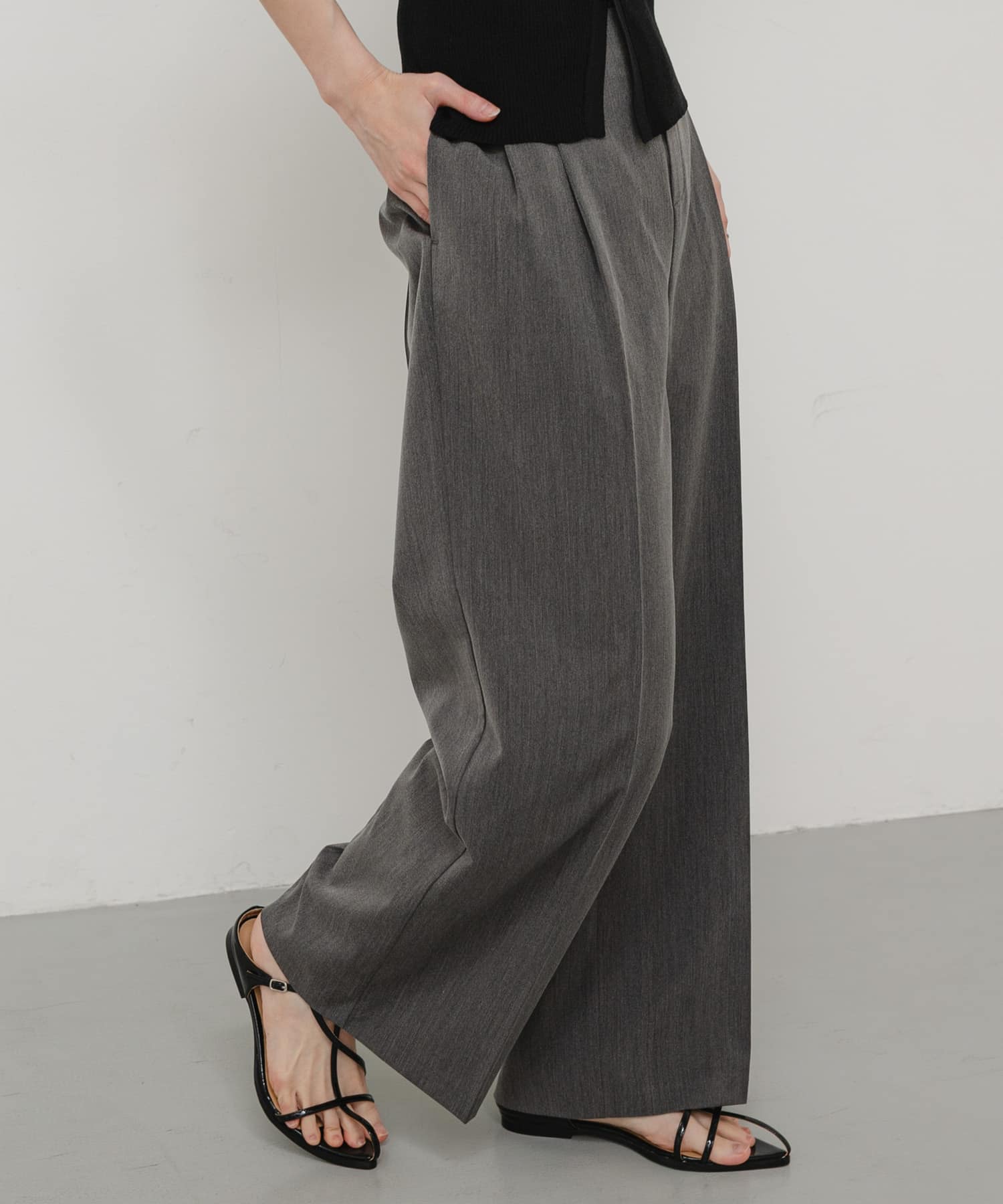 GRAY