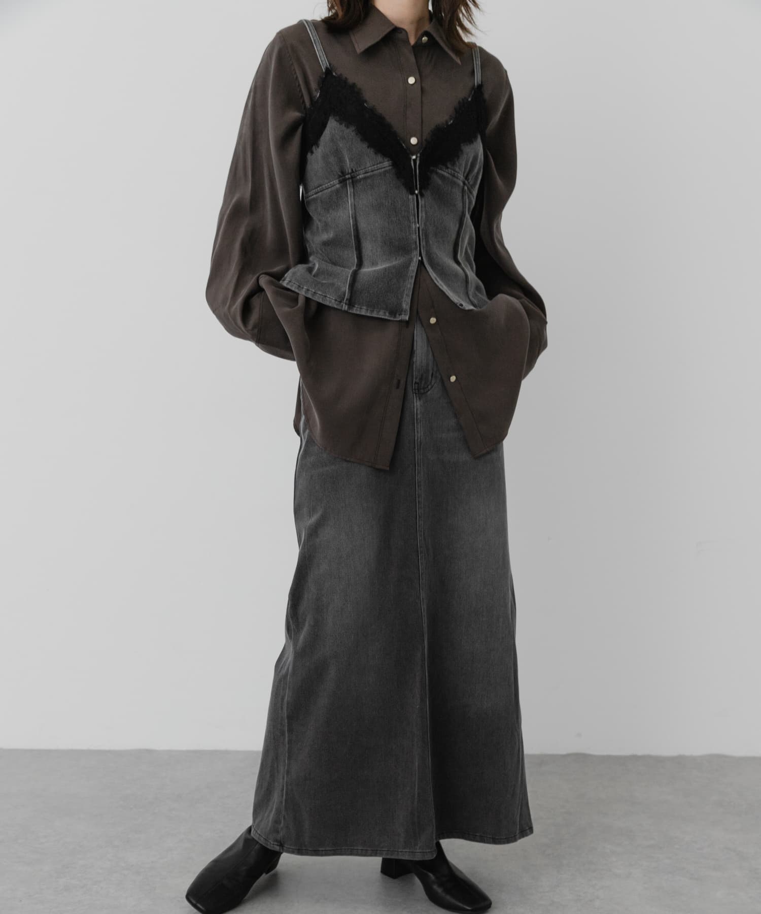 GRAY