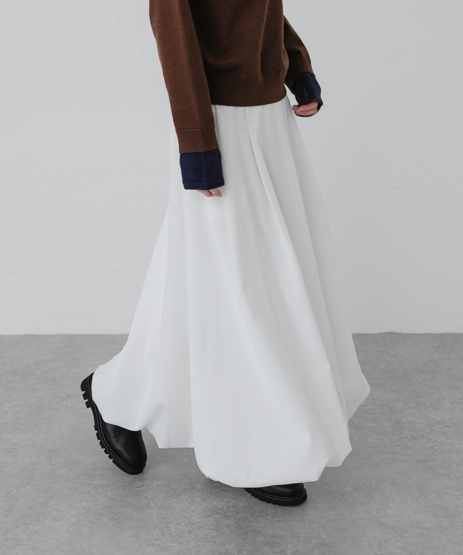 OFF WHITE