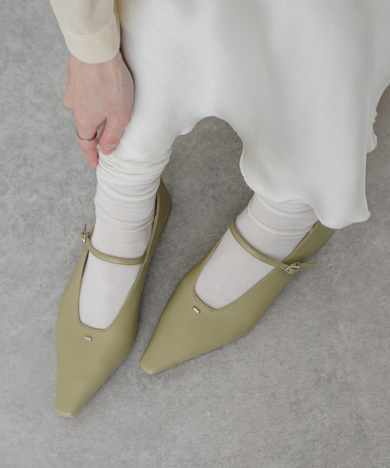 Y.BEIGE