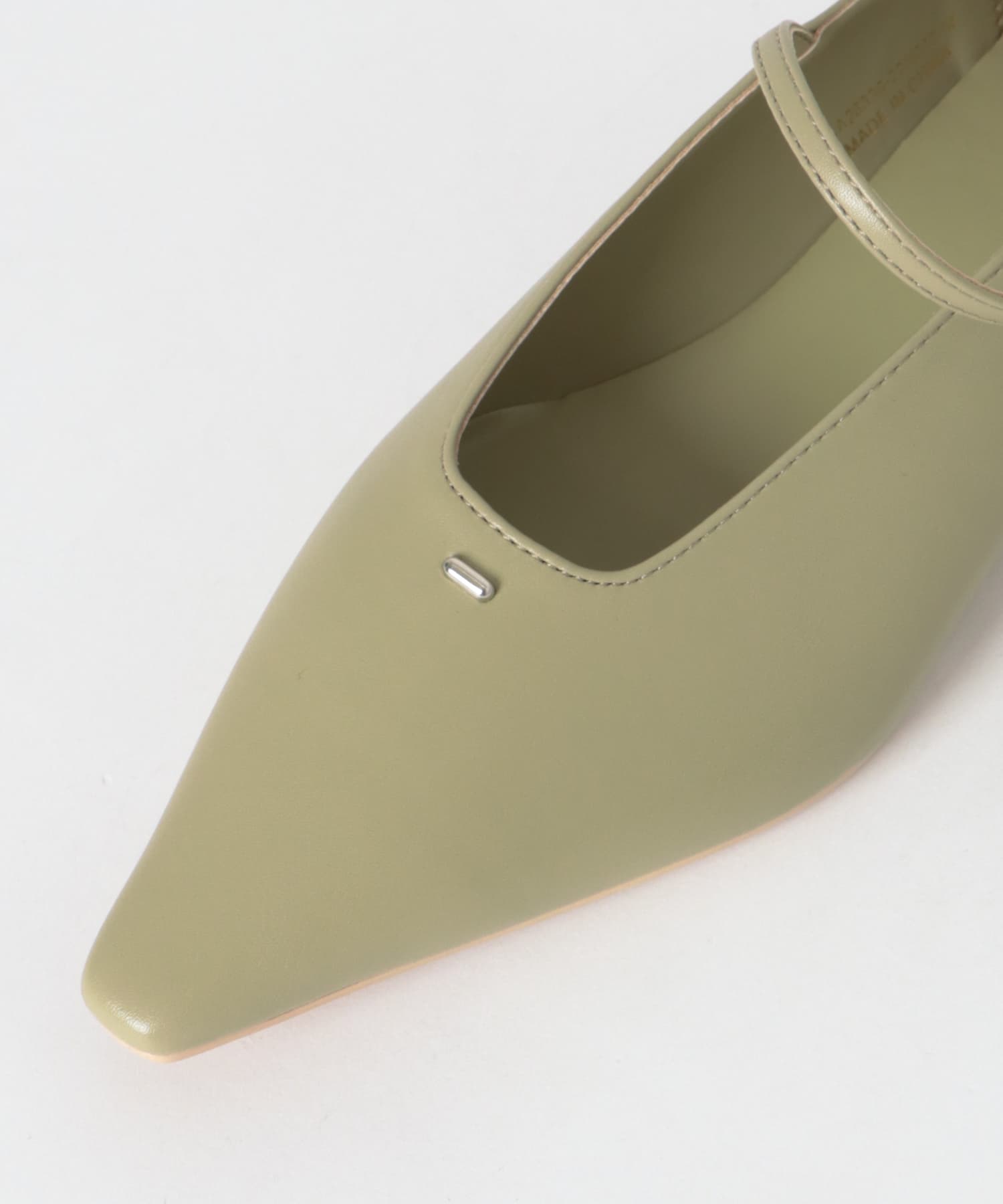 Y.BEIGE