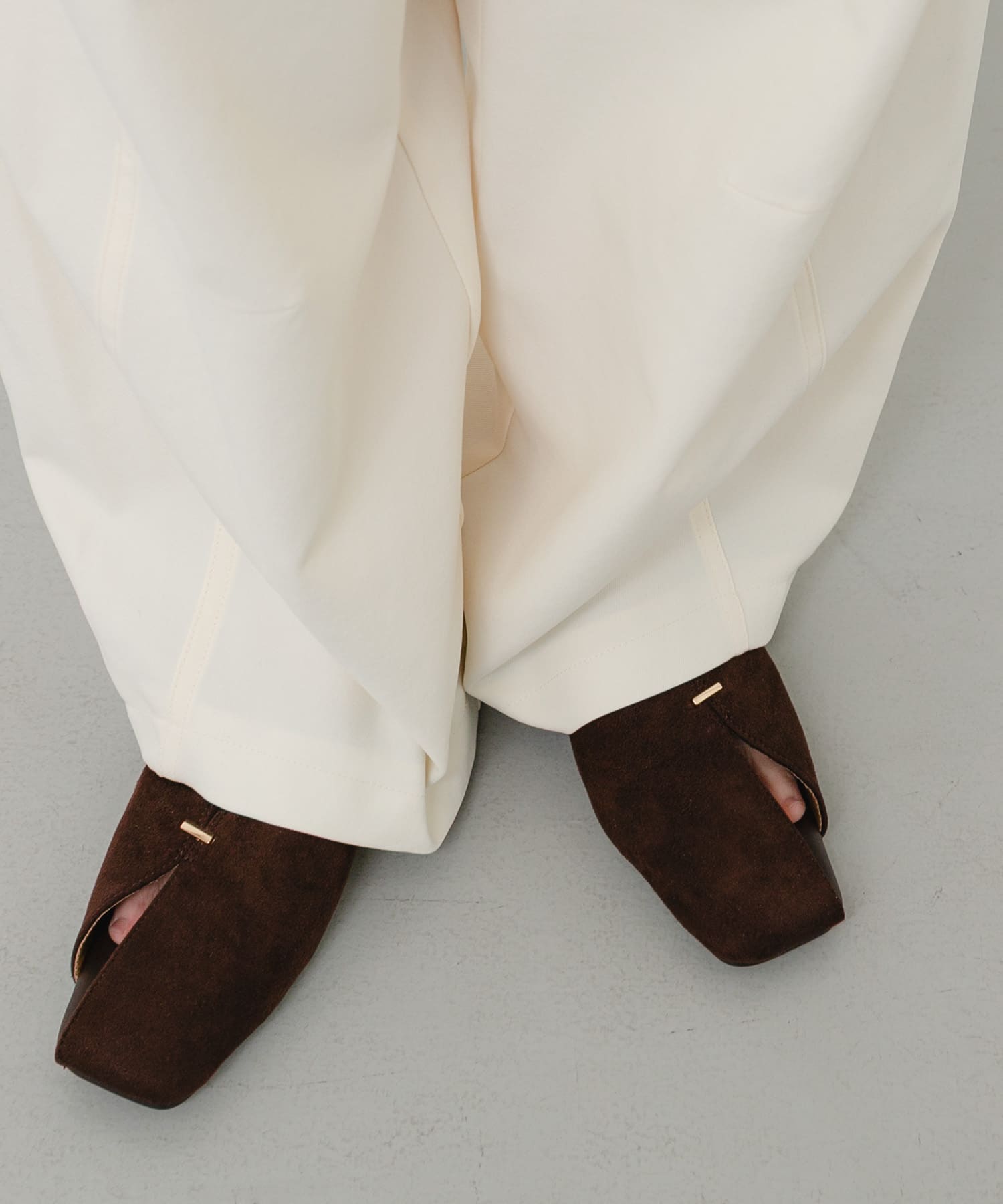 Vカットアシンメトリーパンプス BROWN S
