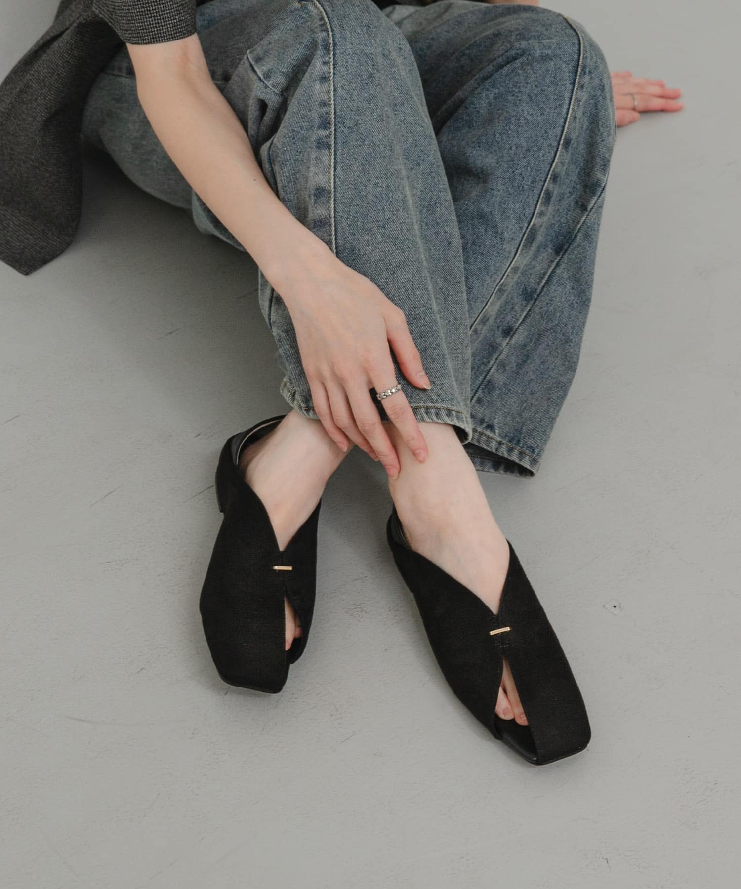 Vカットアシンメトリーパンプス BLACK S