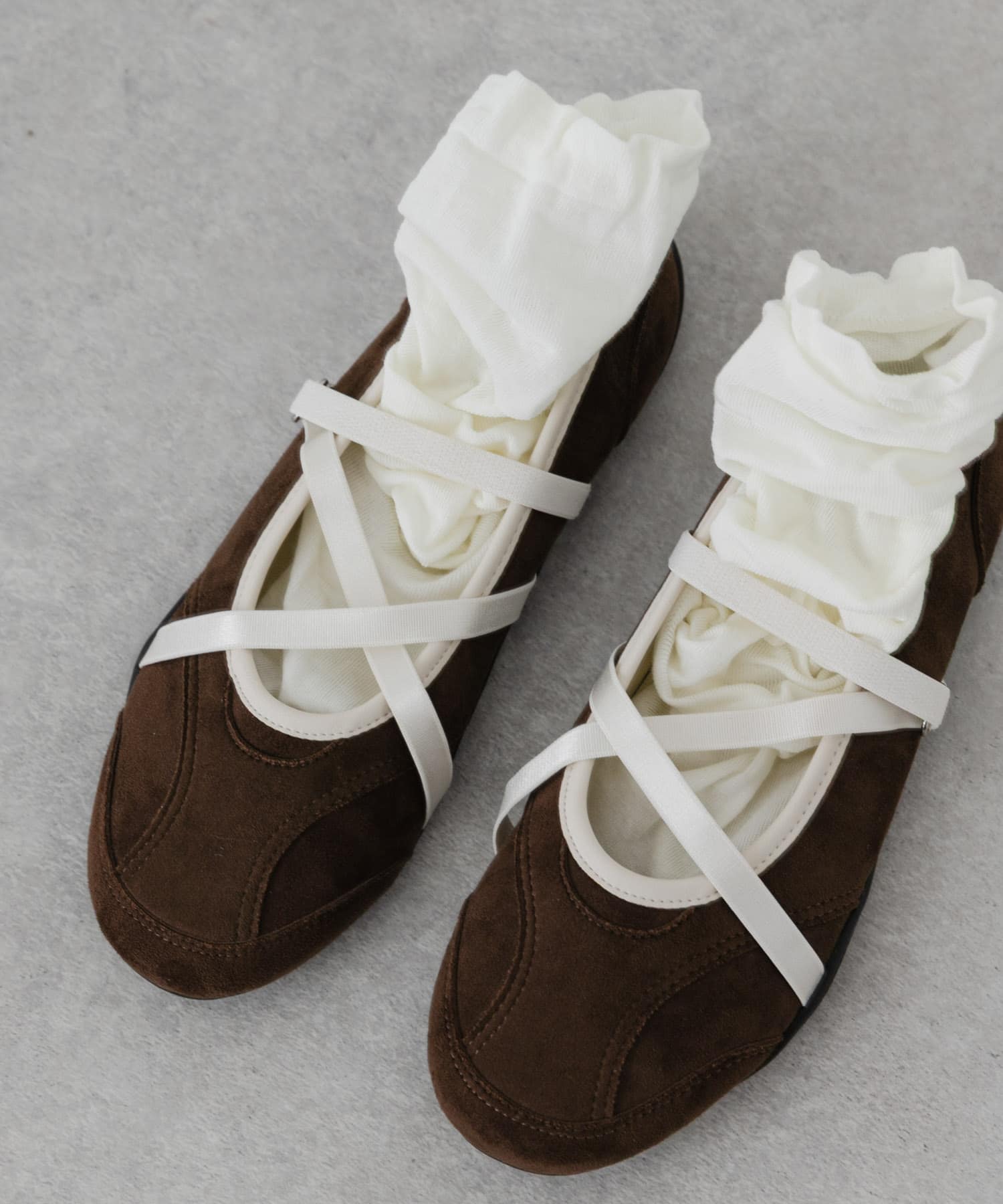 フラットソールバイカラーバレエスニーカー