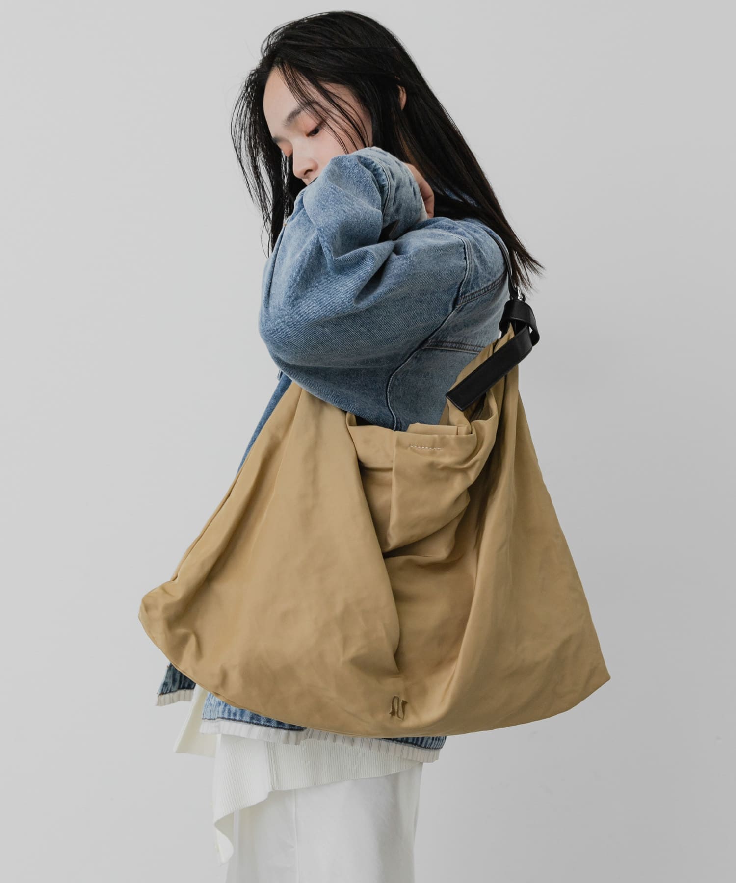 ビッグショルダーバッグ BEIGE One