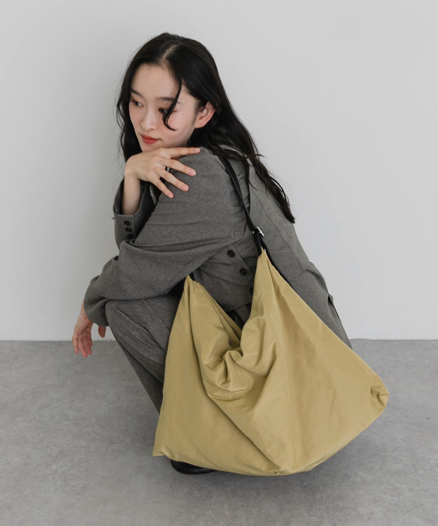 ビッグショルダーバッグ BEIGE One