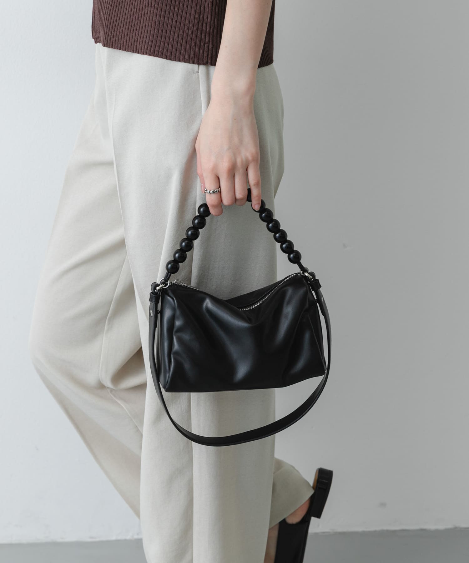 ビーズハンドルバッグ BLACK One