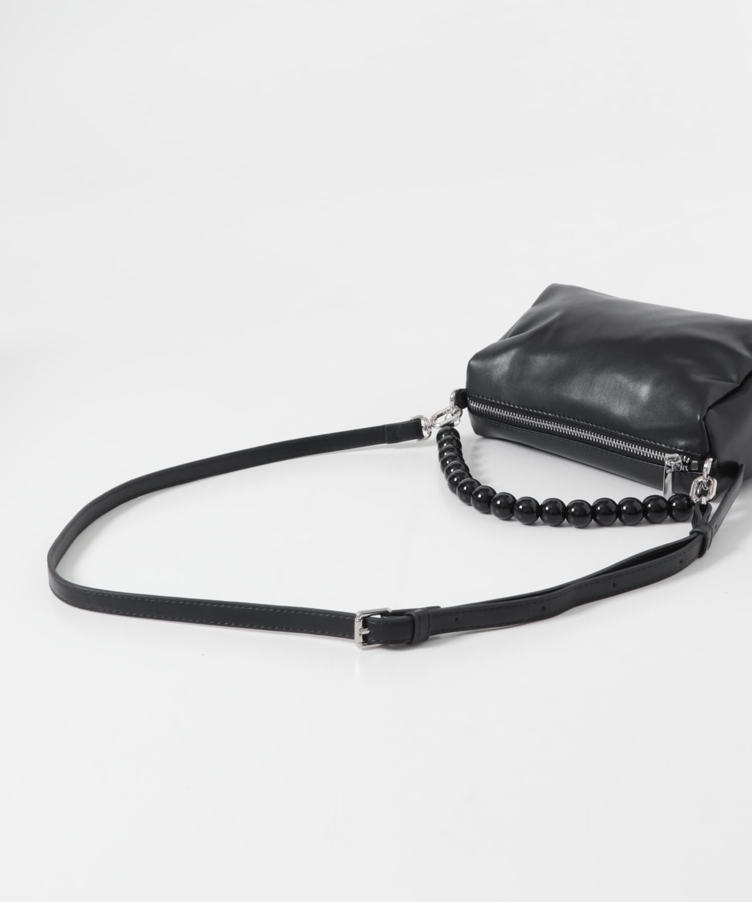 ビーズハンドルバッグ BLACK One