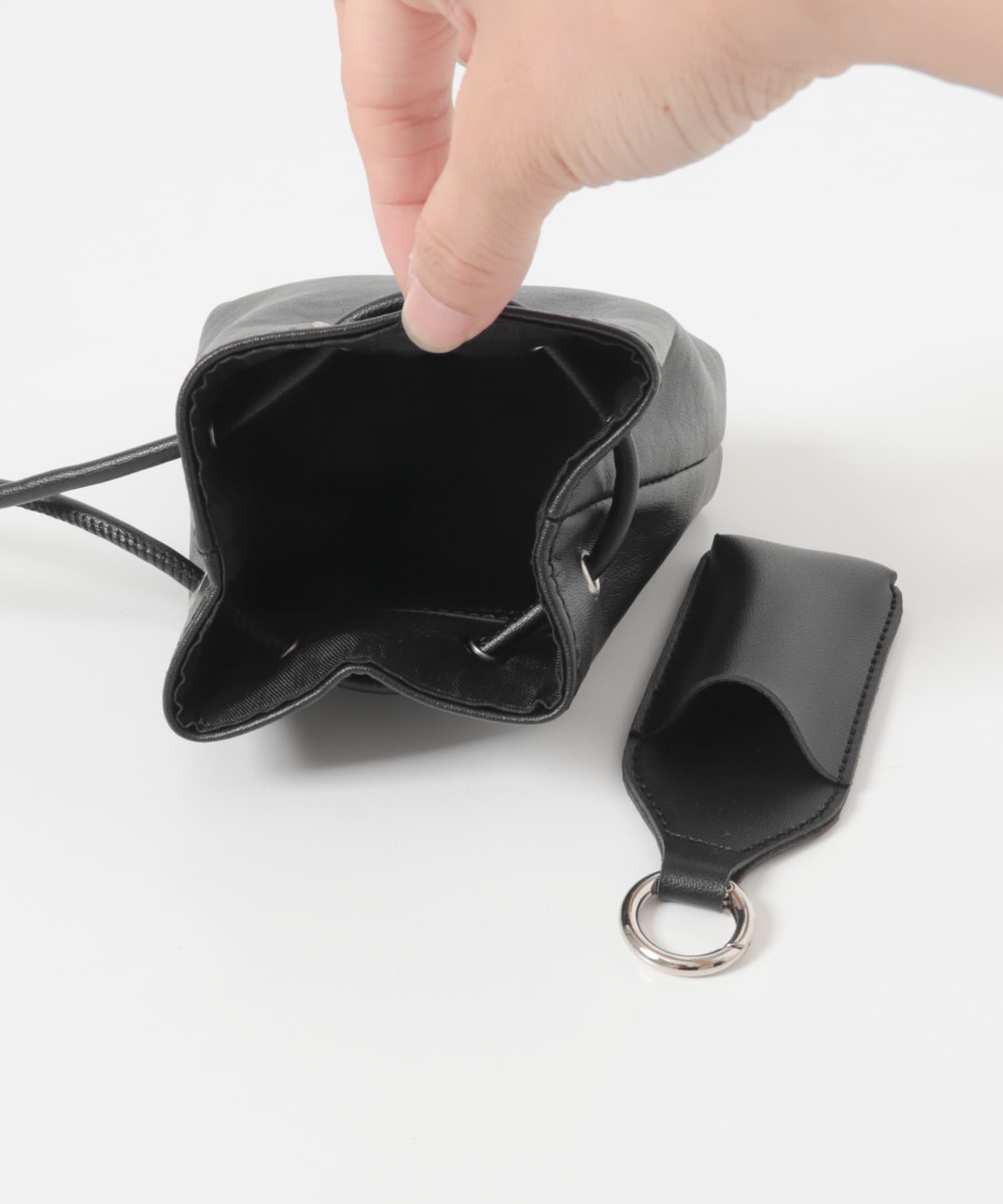 リップケースツキキンチャクネックストラップ BLACK One
