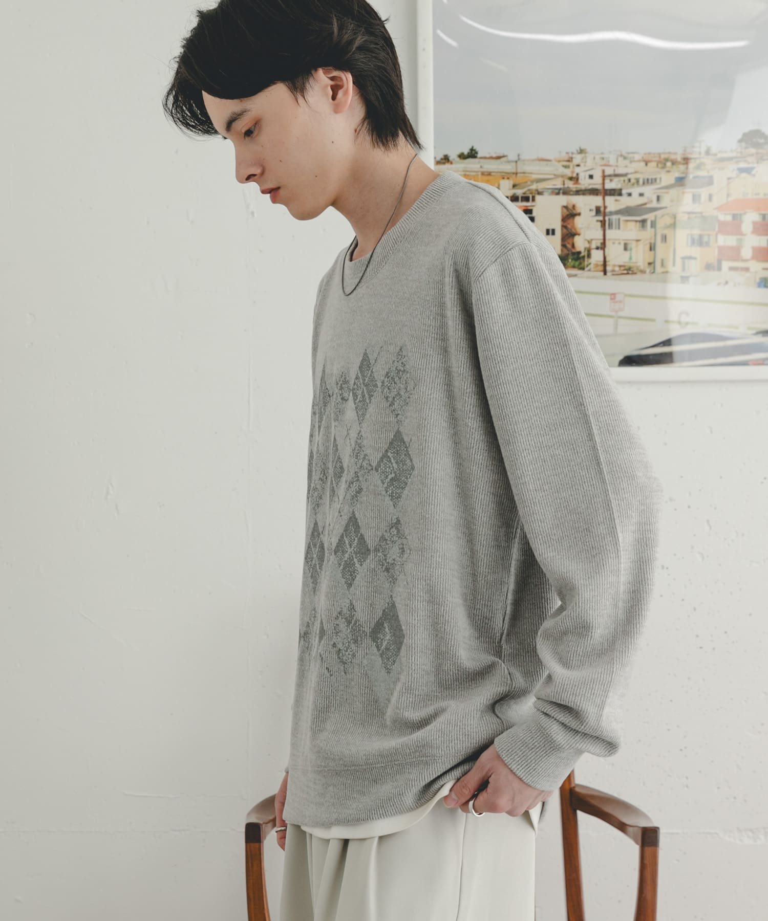 GRAY