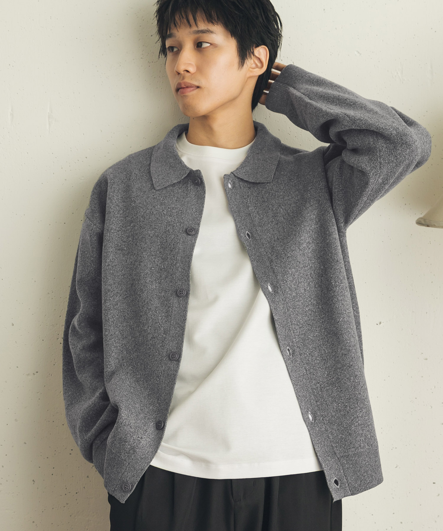 GRAY