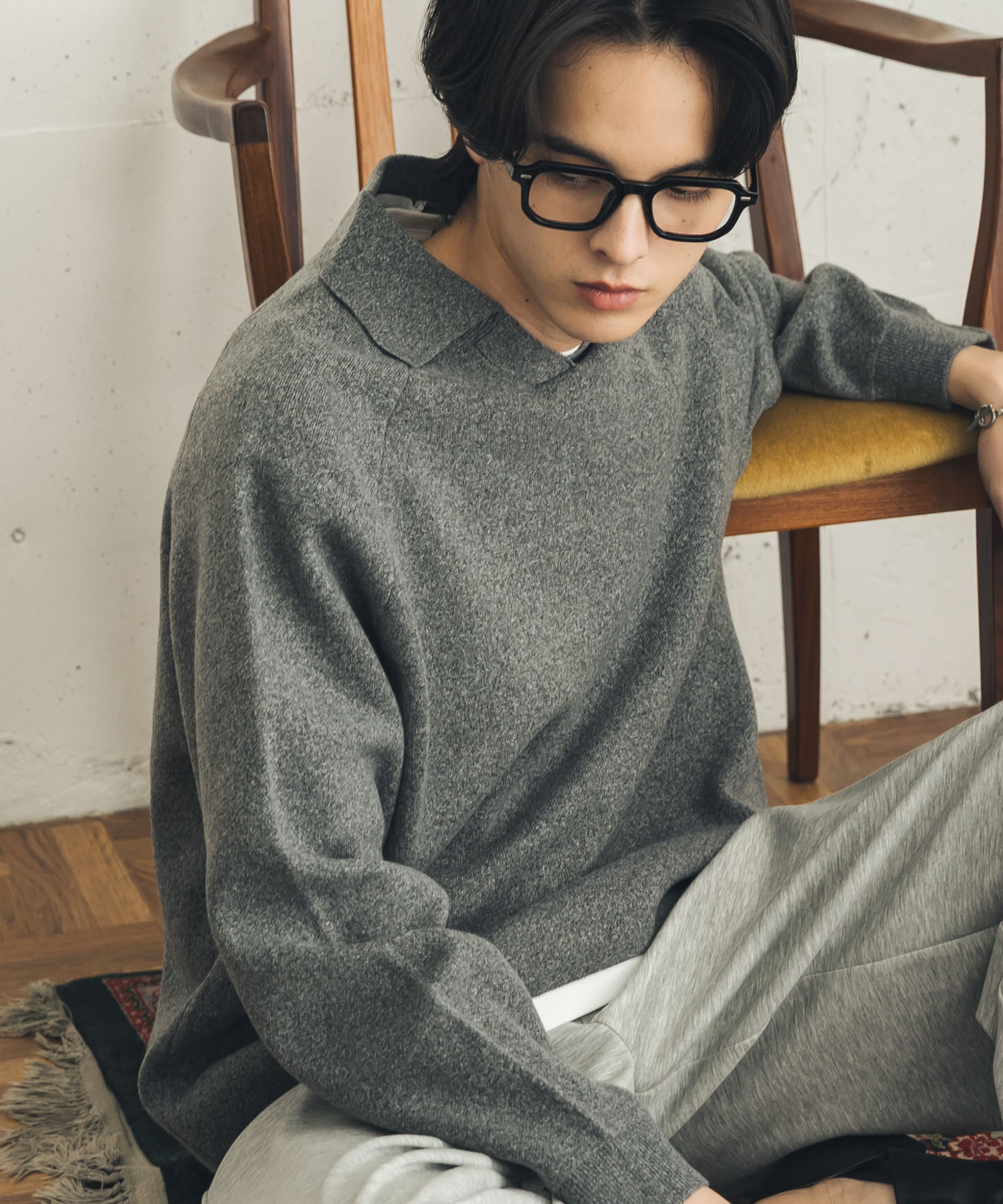 GRAY
