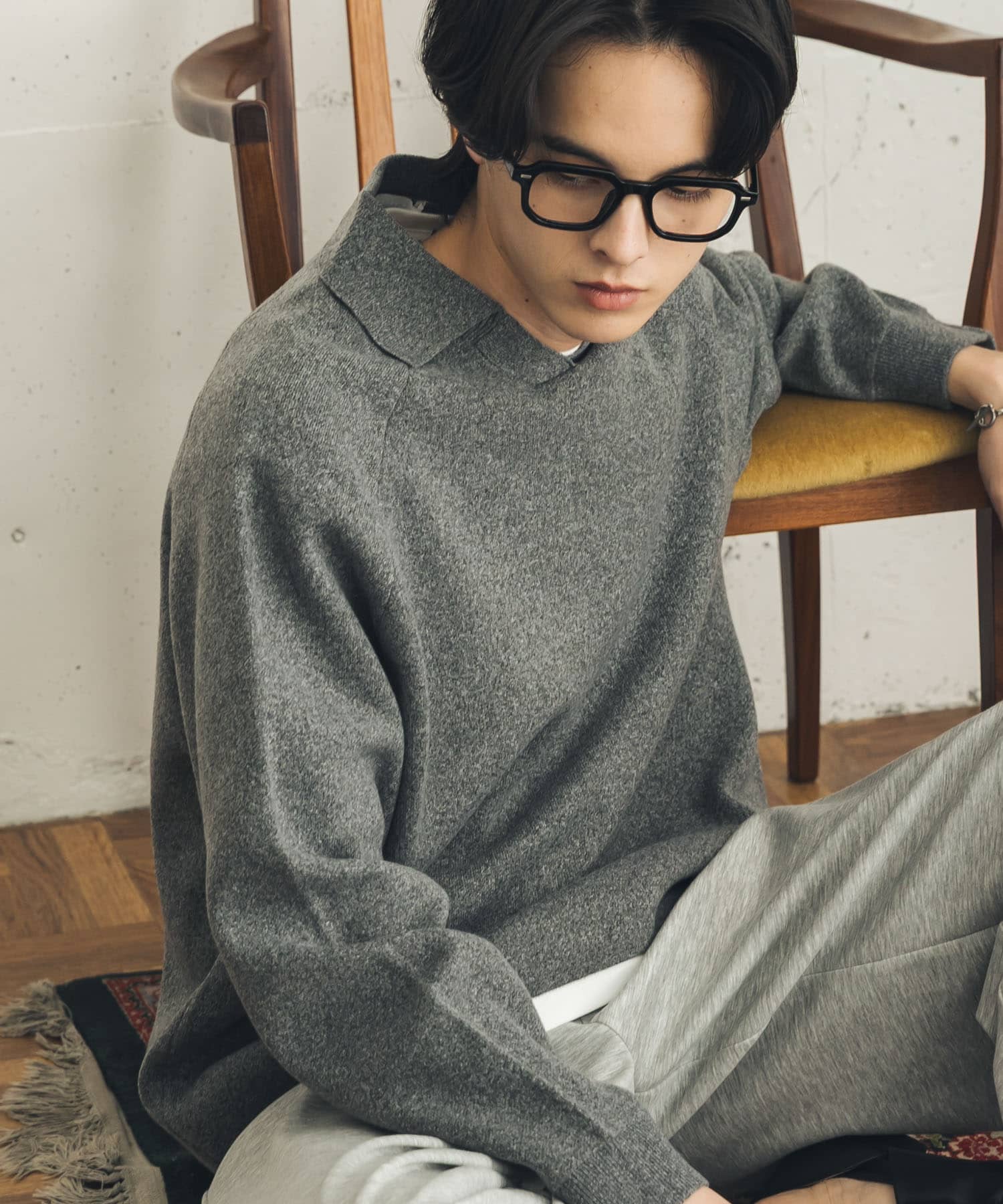 GRAY