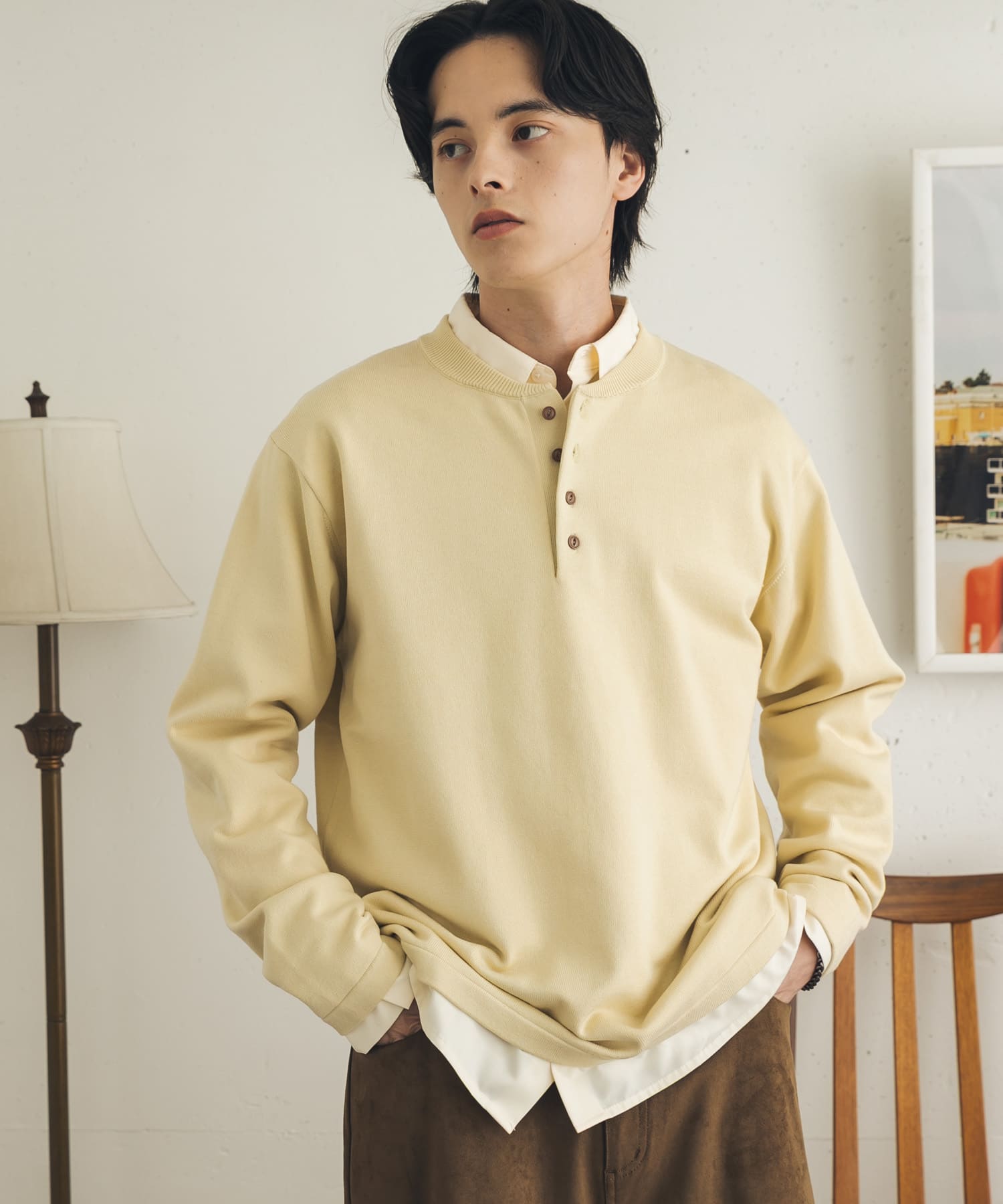 YELLOW