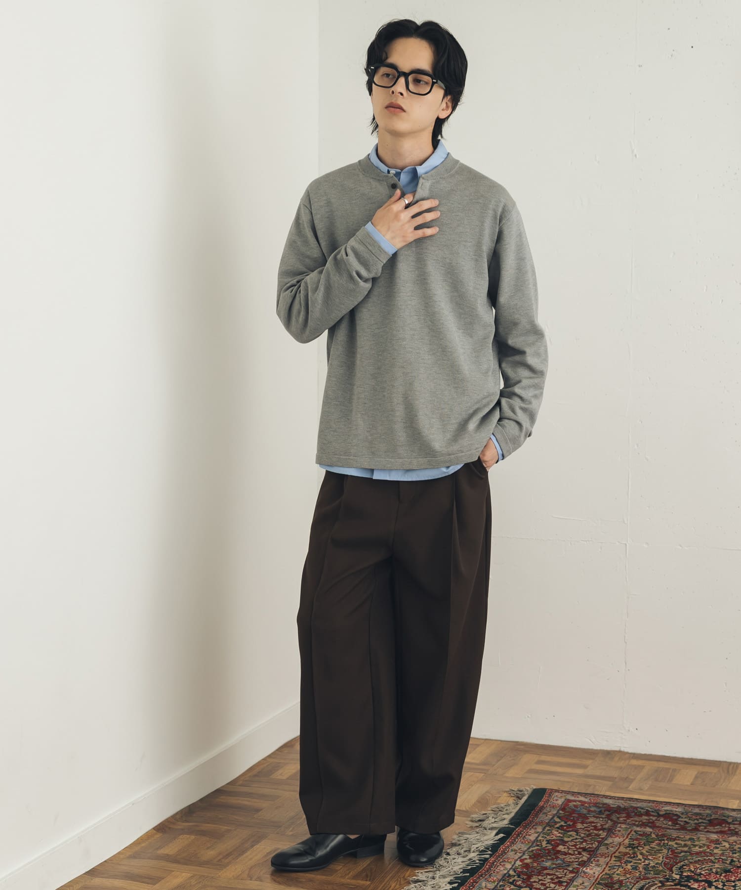 GRAY