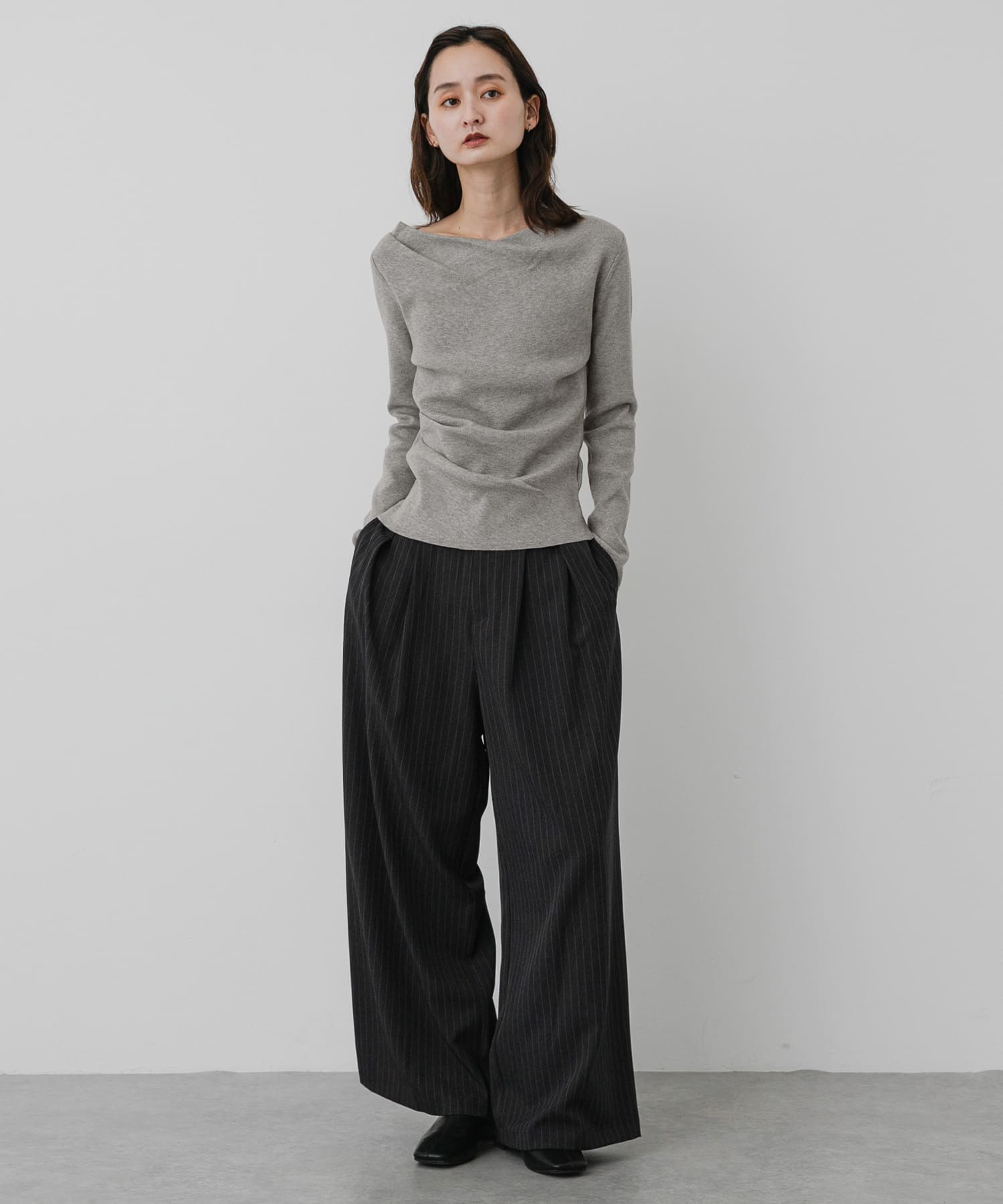 GRAY