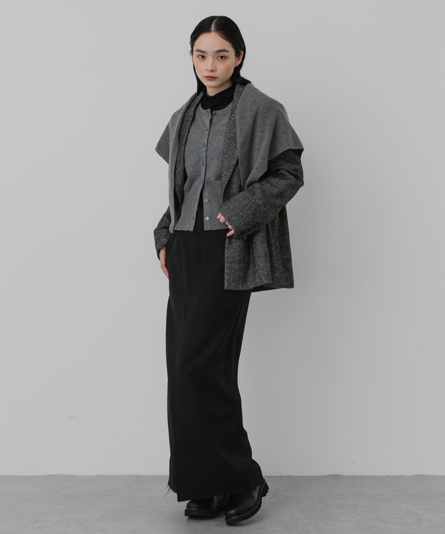 GRAY