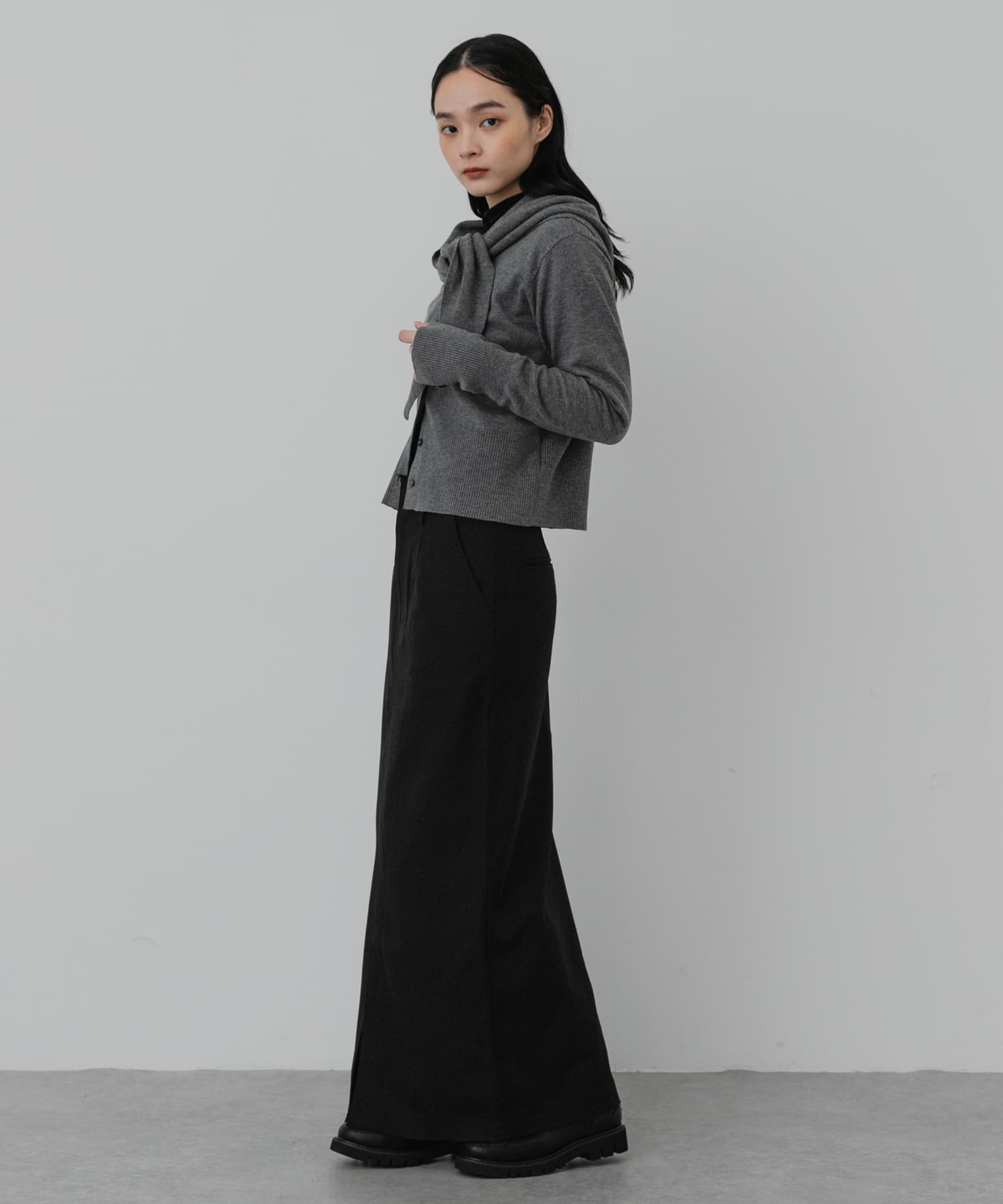GRAY