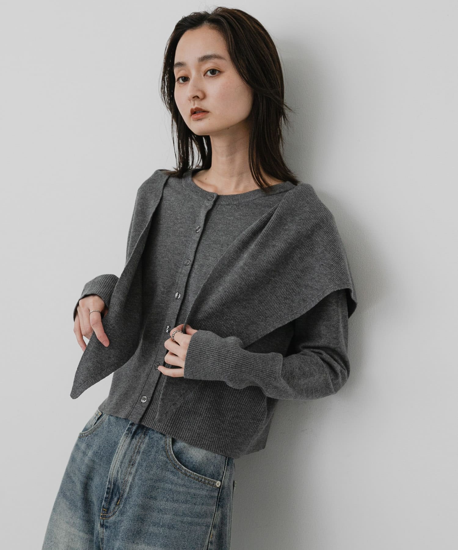 GRAY