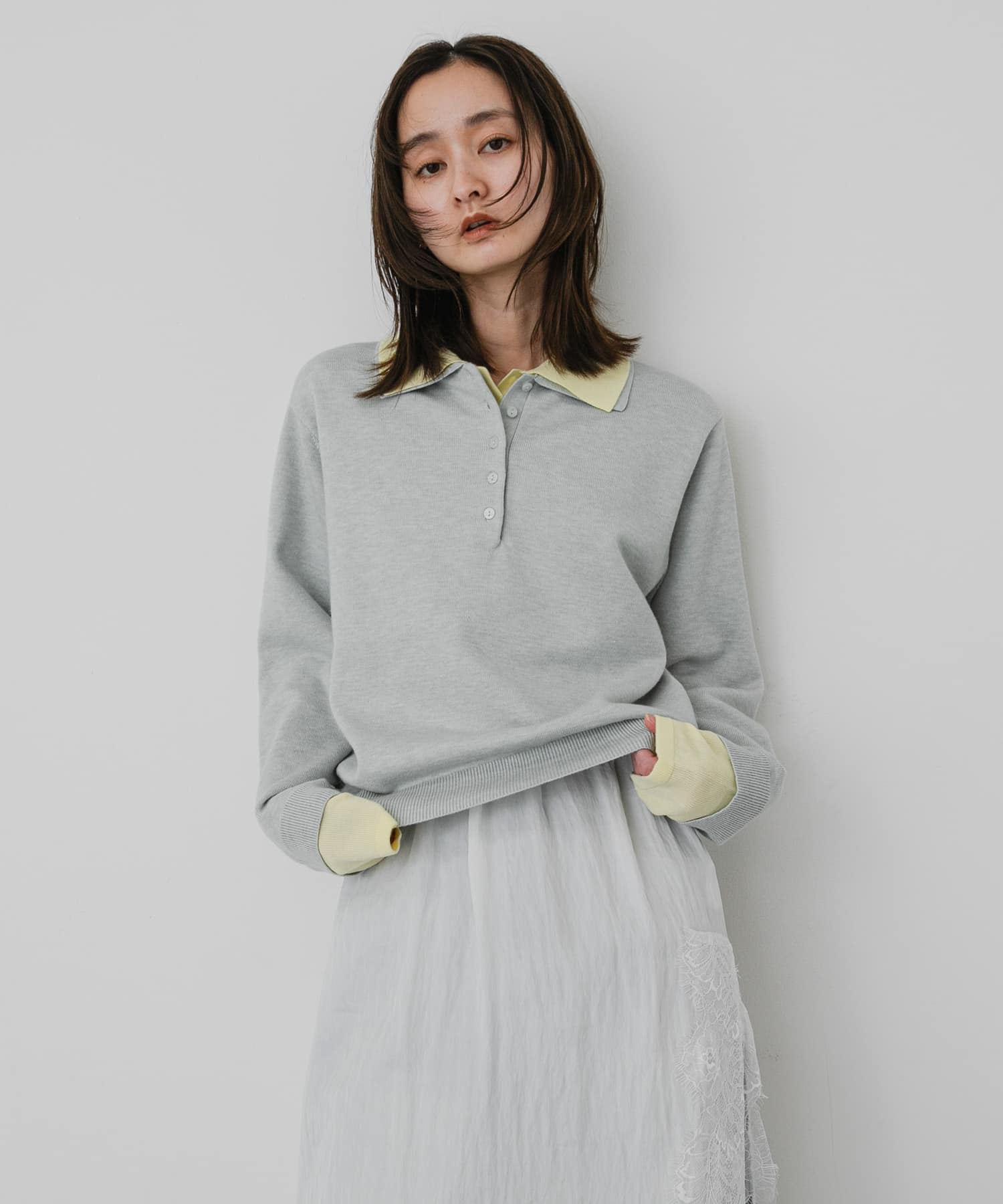 GRAY
