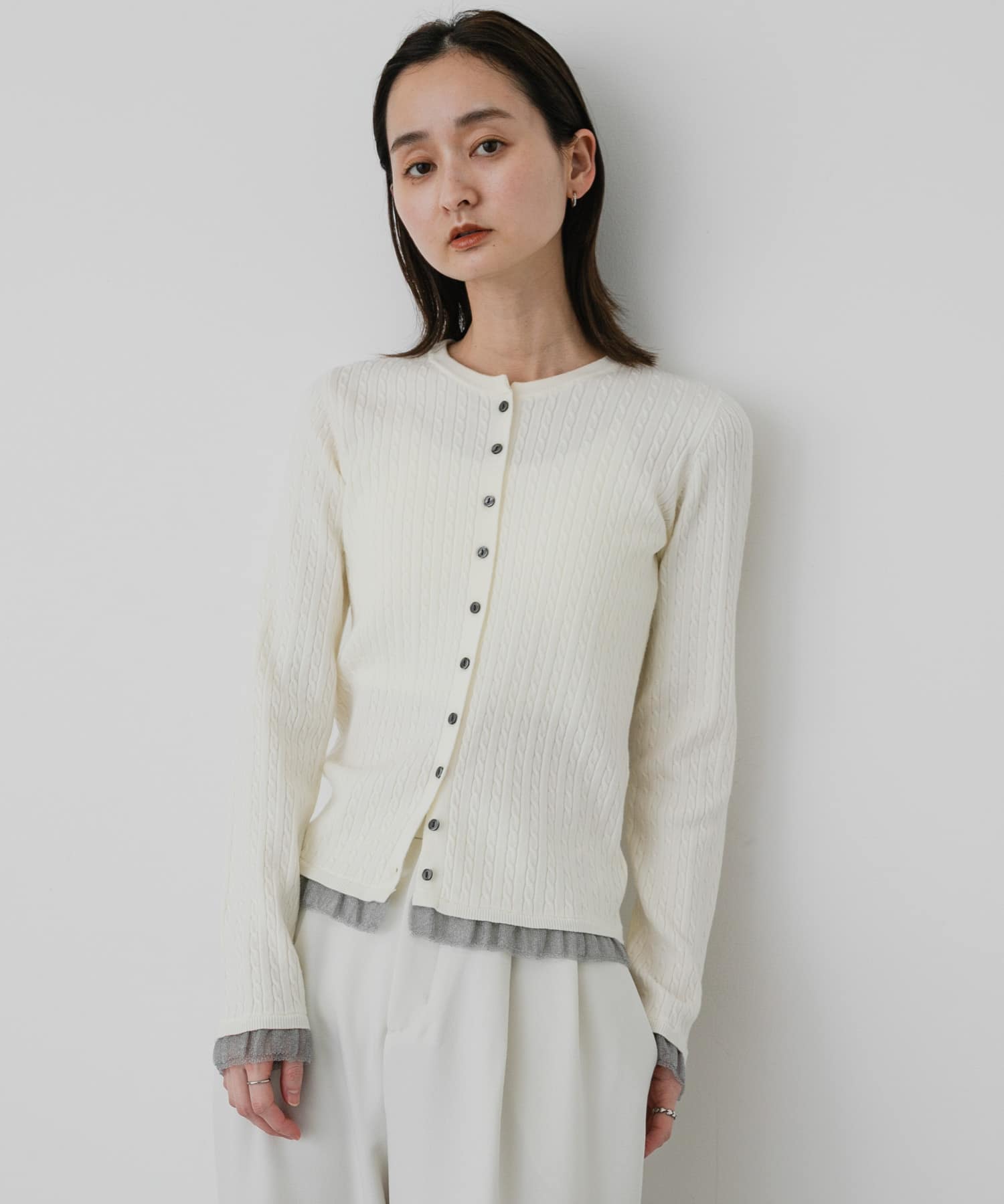OFF WHITE