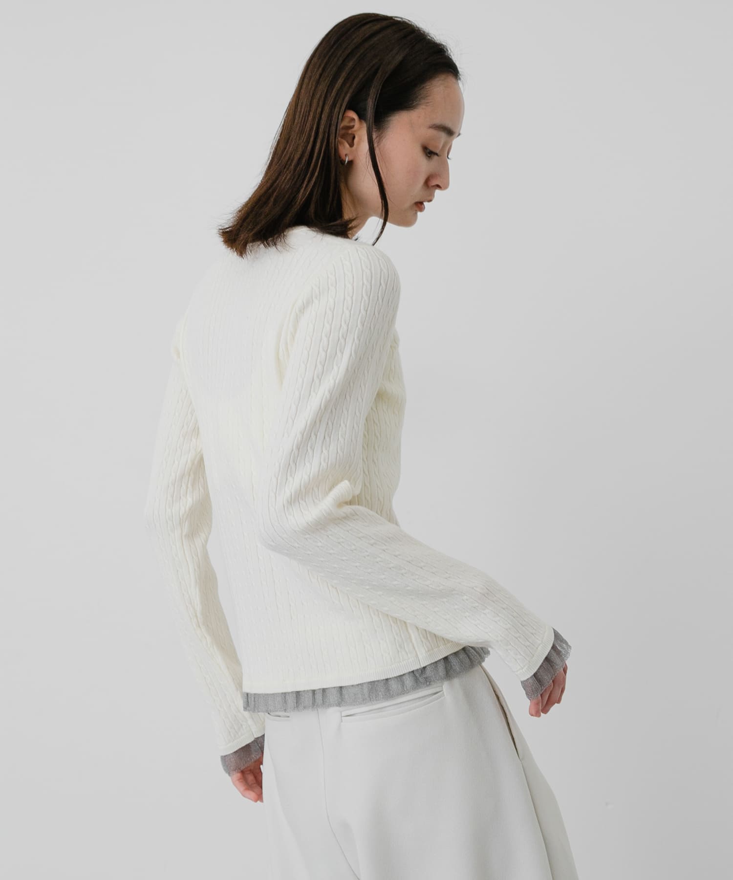 OFF WHITE