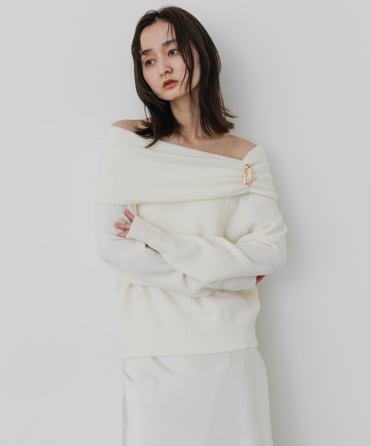 OFF WHITE