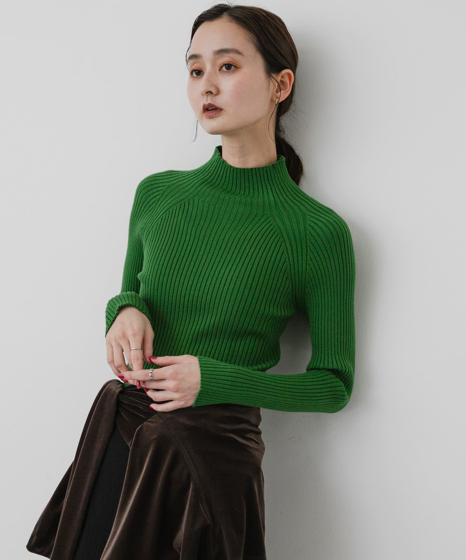GREEN