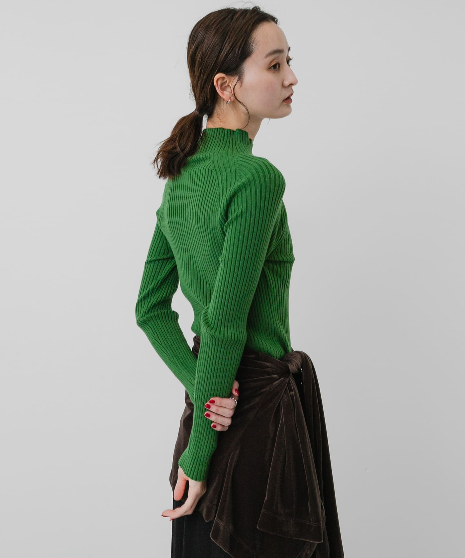 GREEN