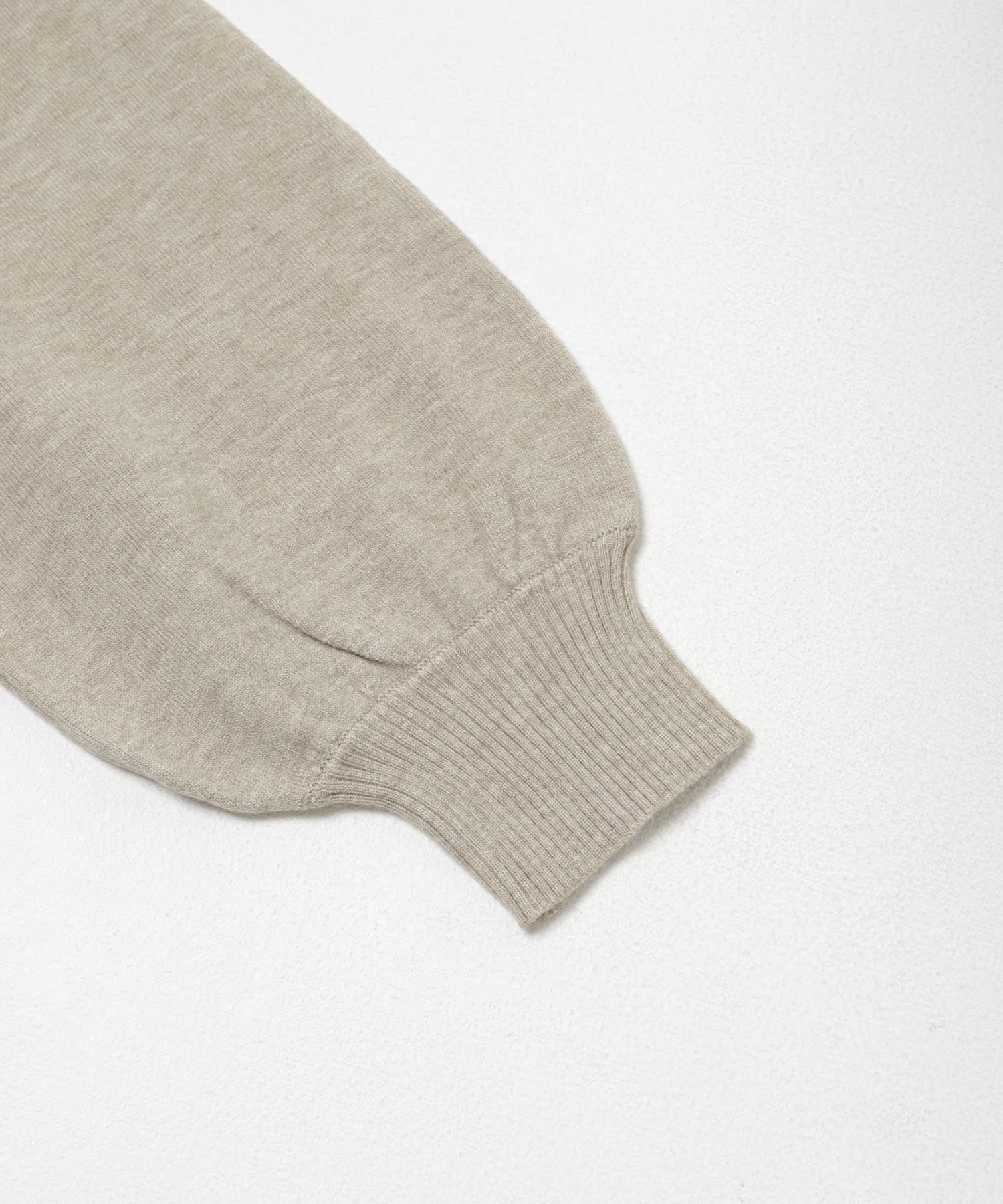 『洗濯可』ストレッチショルダータックセーター BEIGE One
