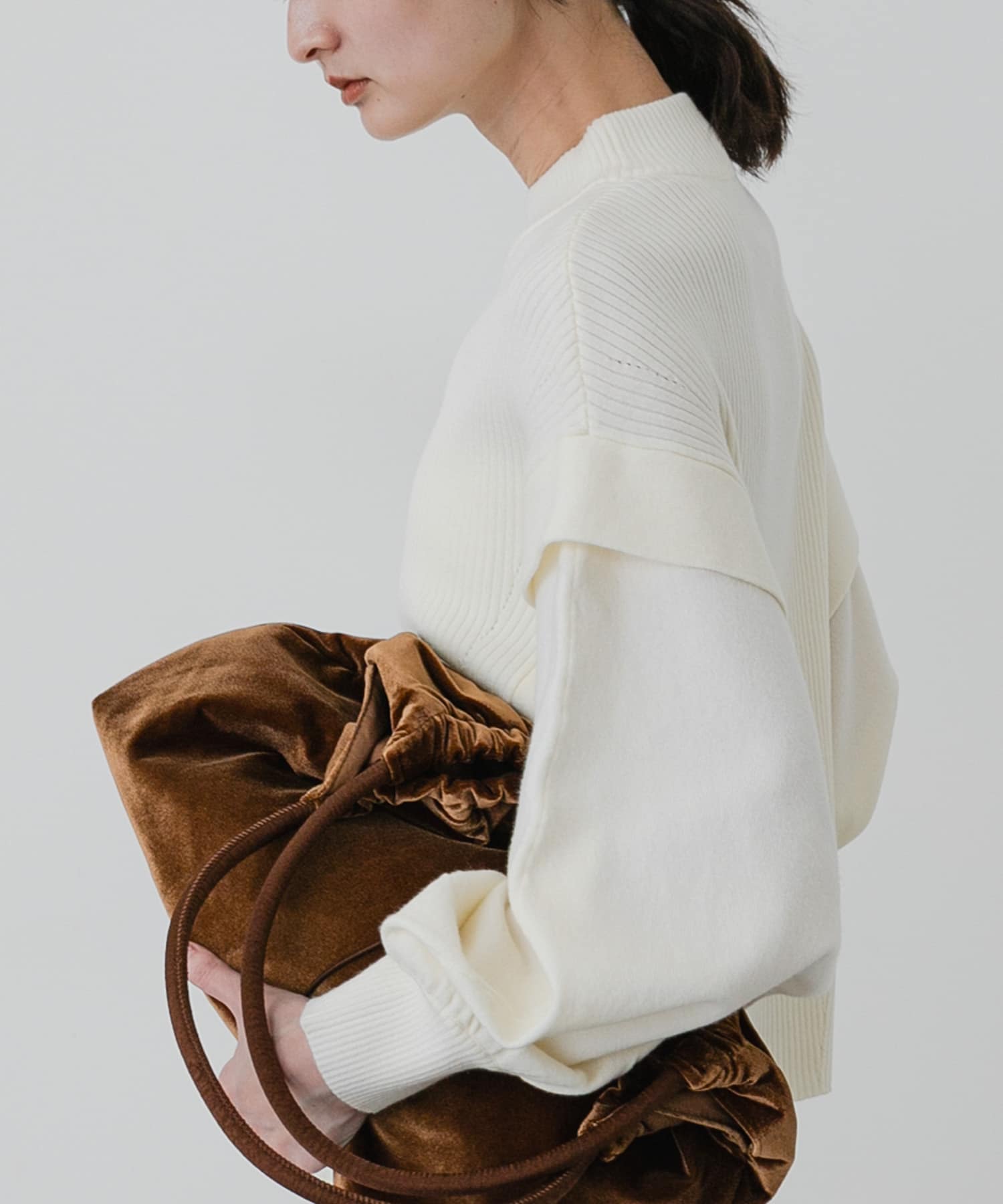 OFF WHITE