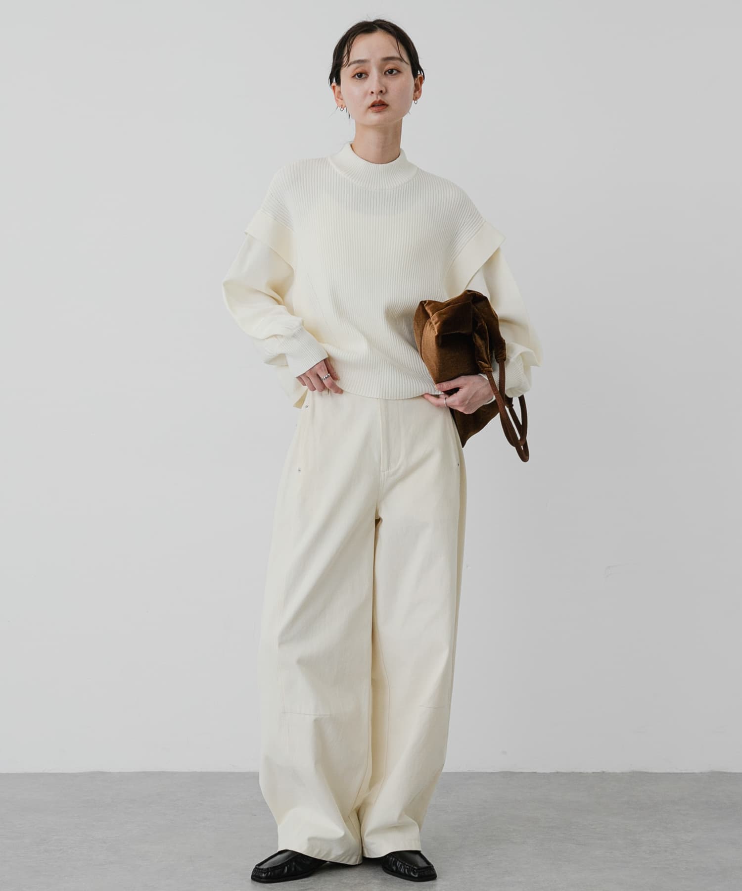 OFF WHITE