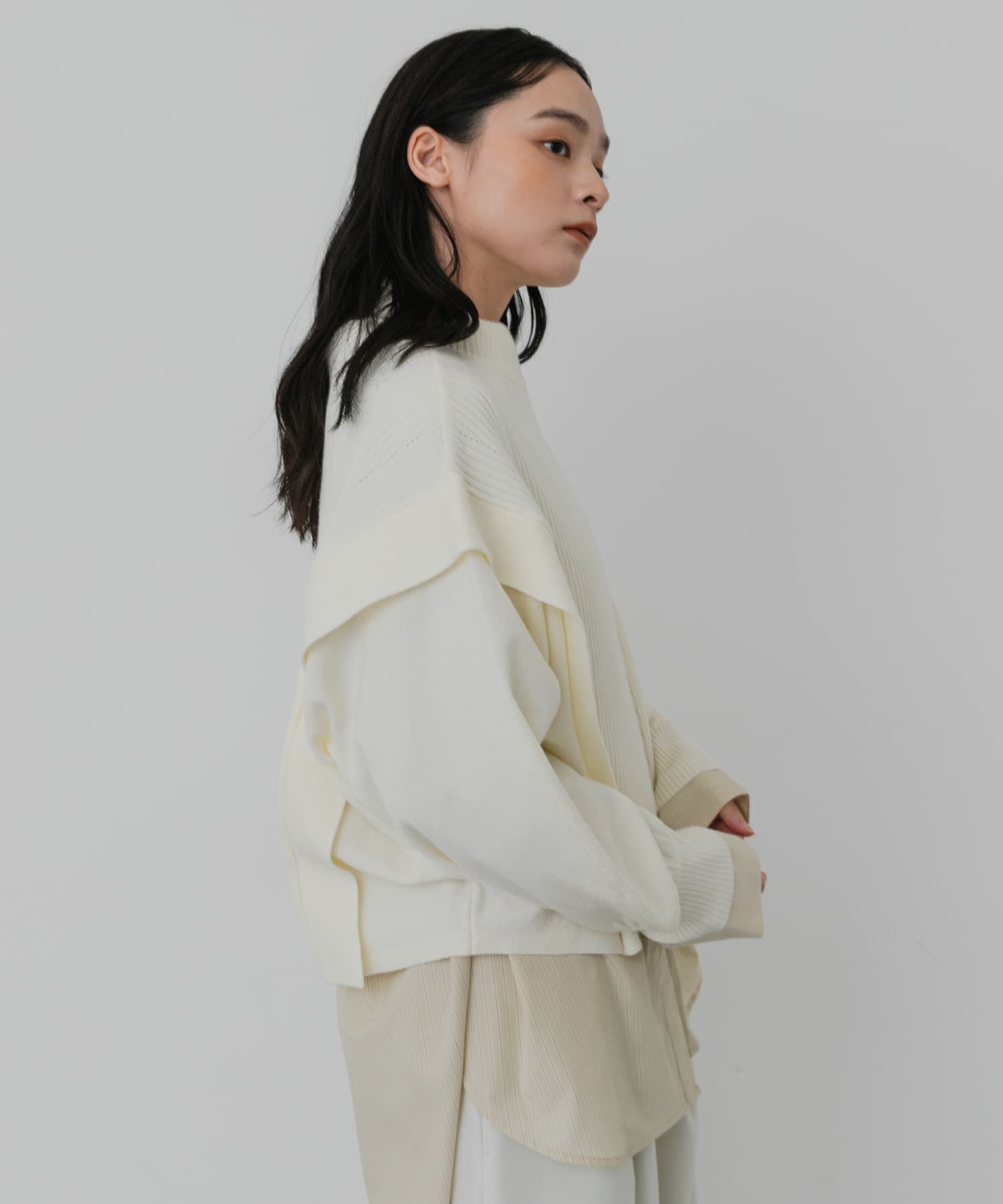 OFF WHITE