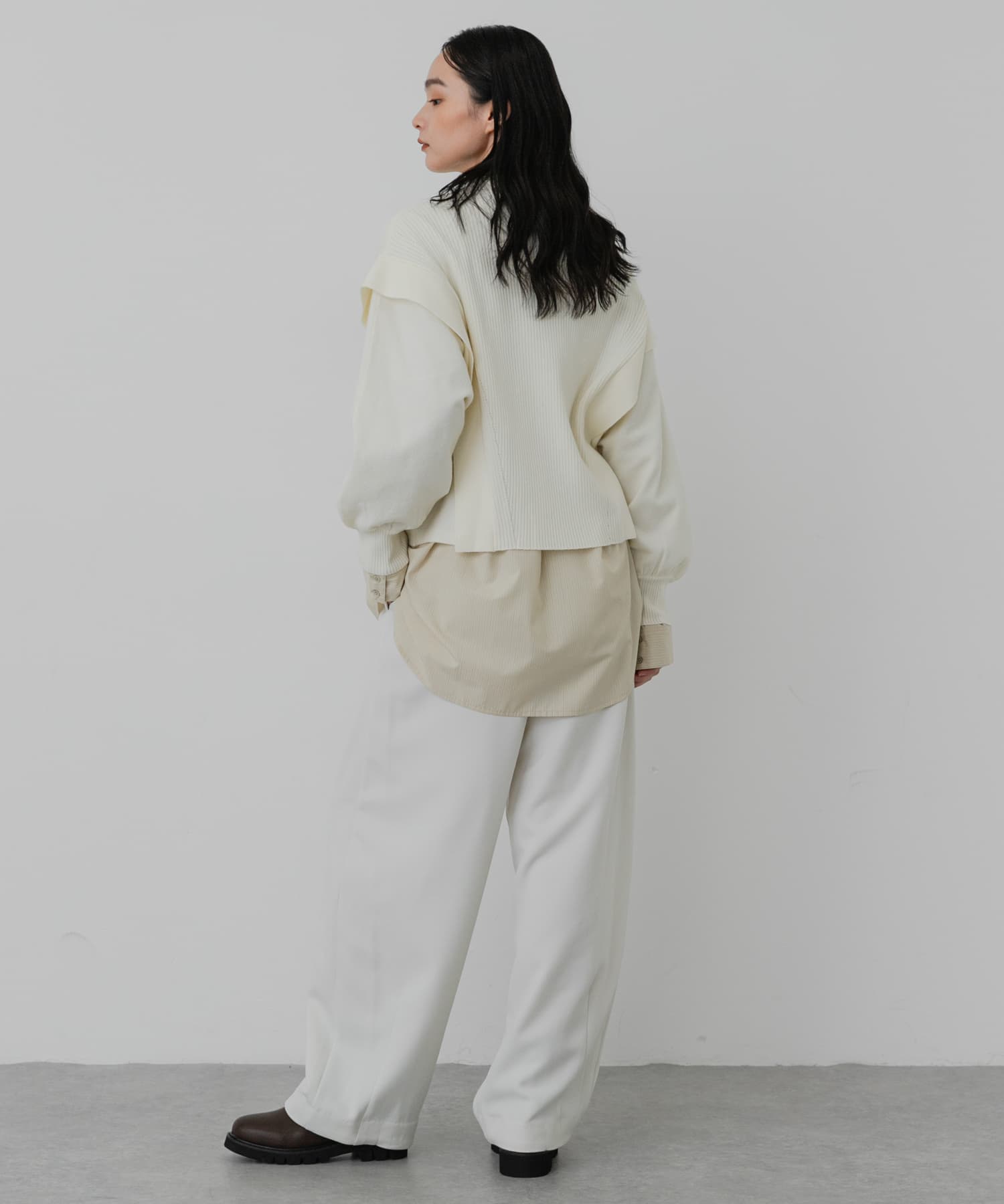 OFF WHITE