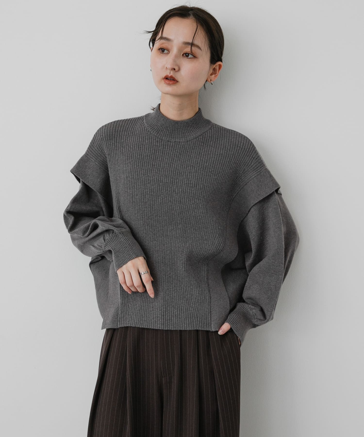 GRAY