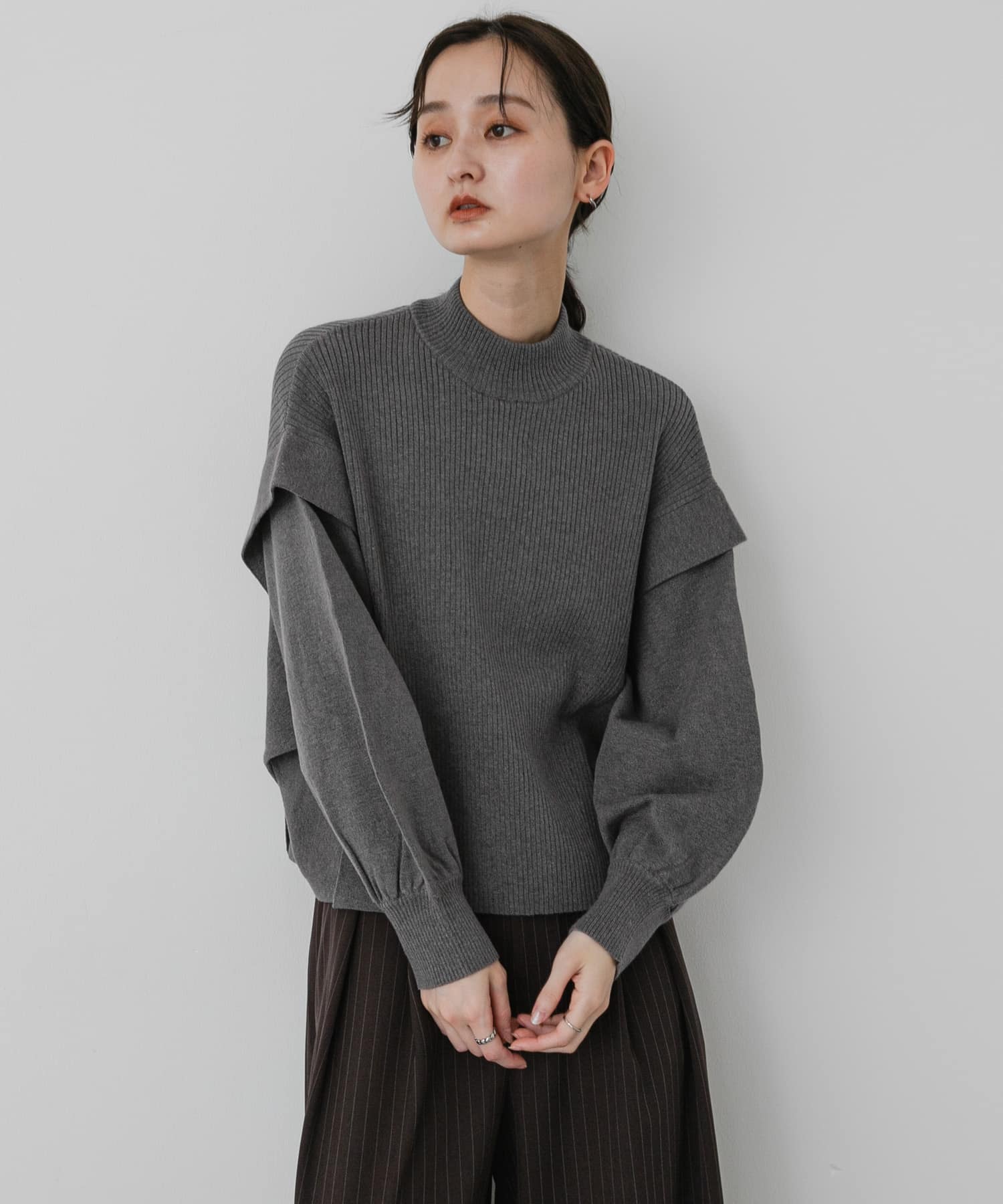 GRAY