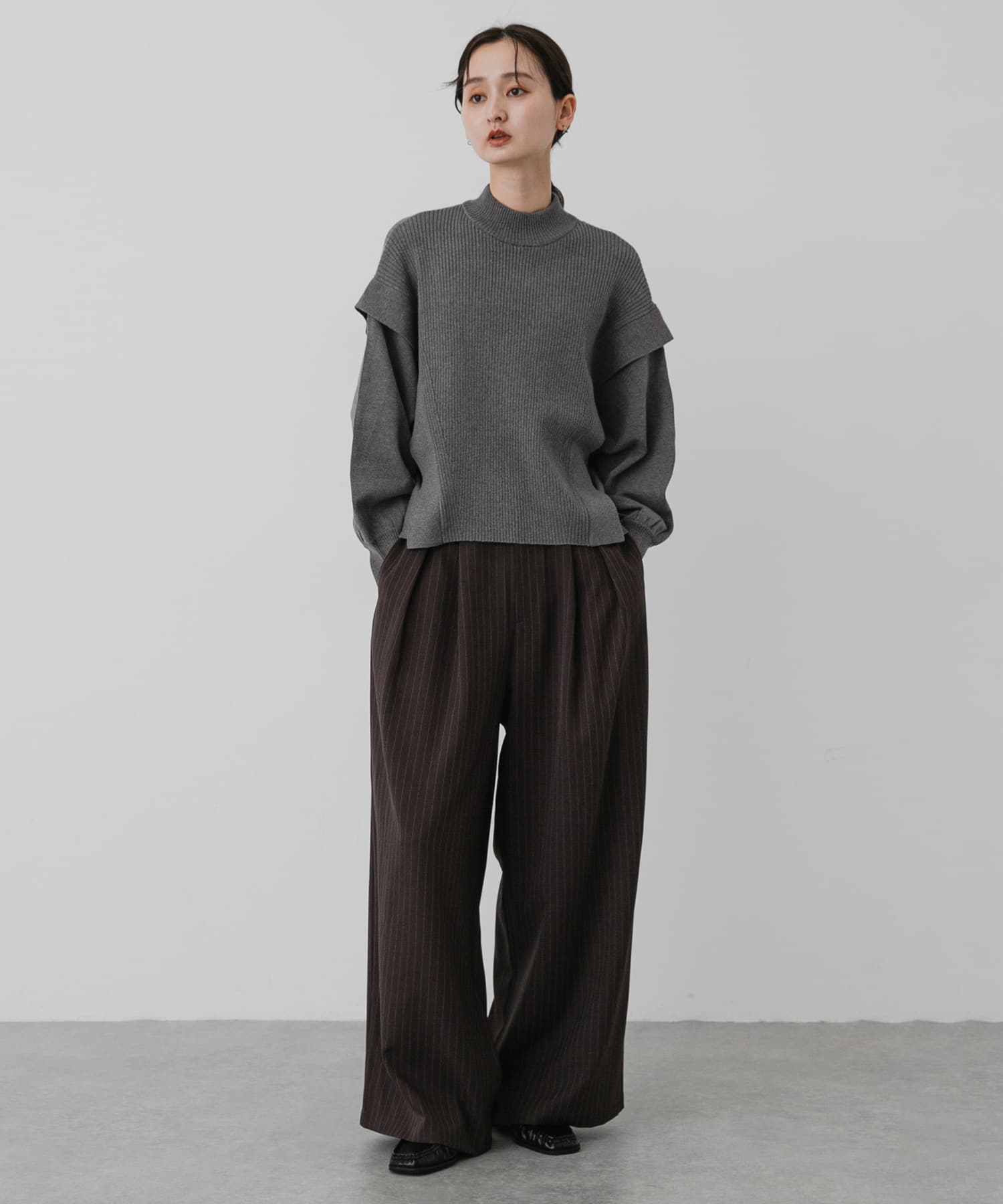 GRAY