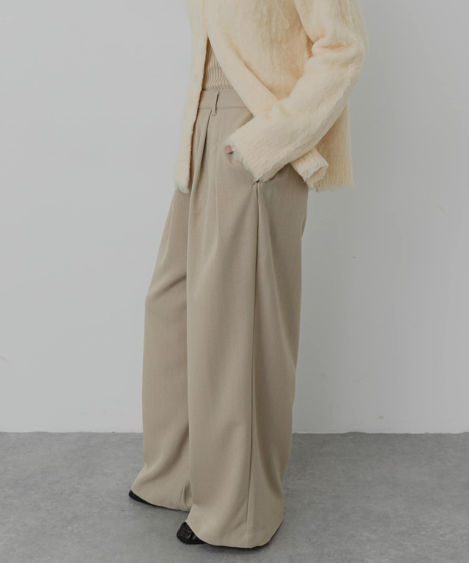 BEIGE
