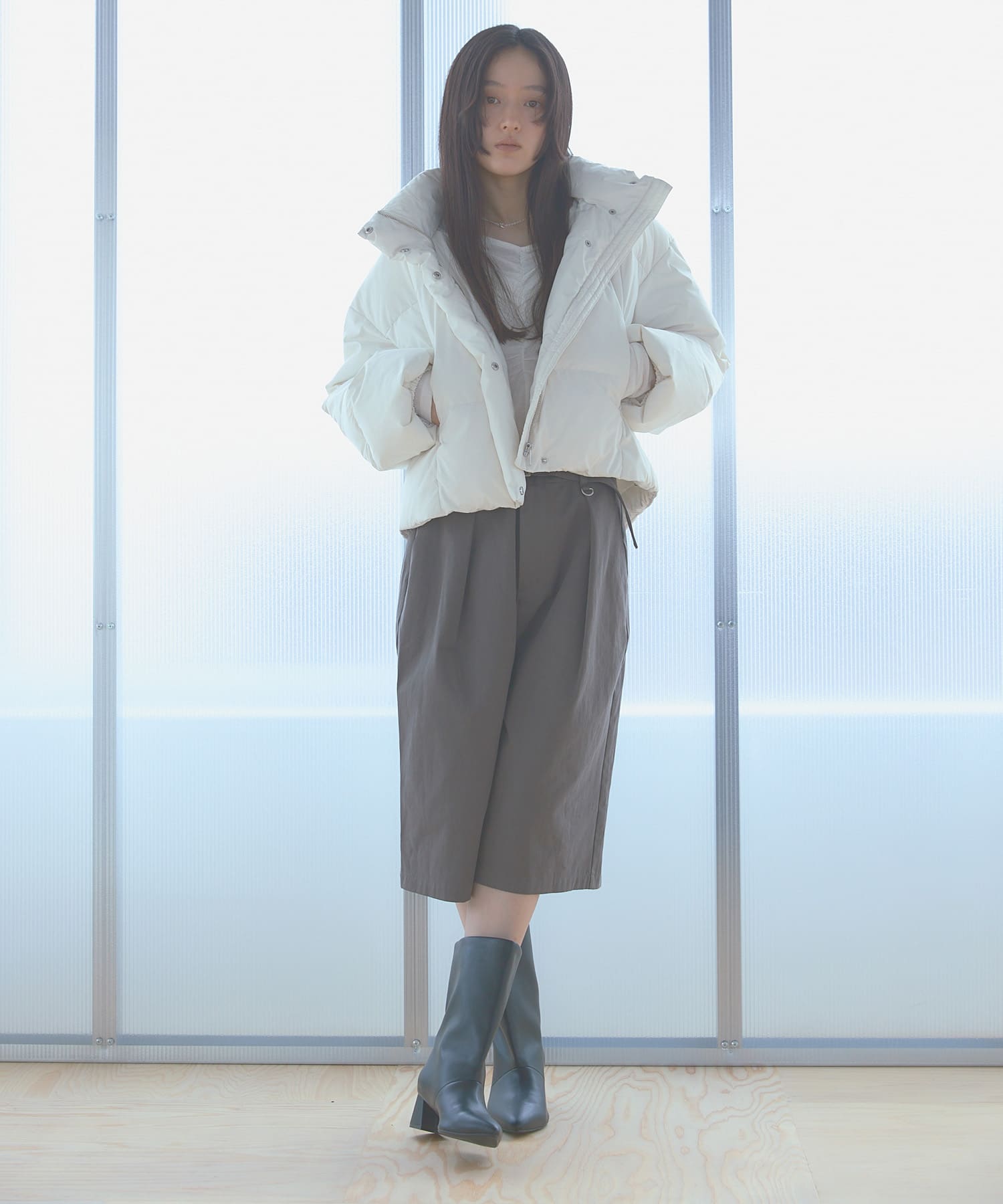 OFF WHITE