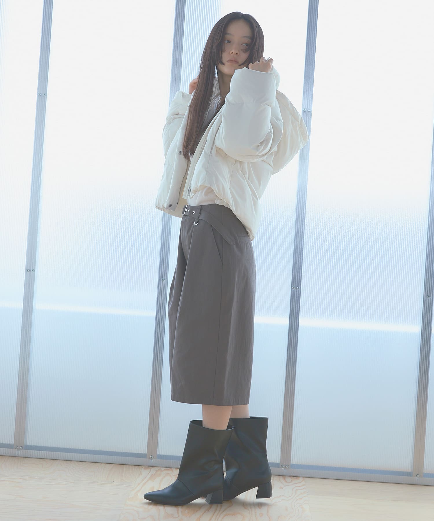 OFF WHITE