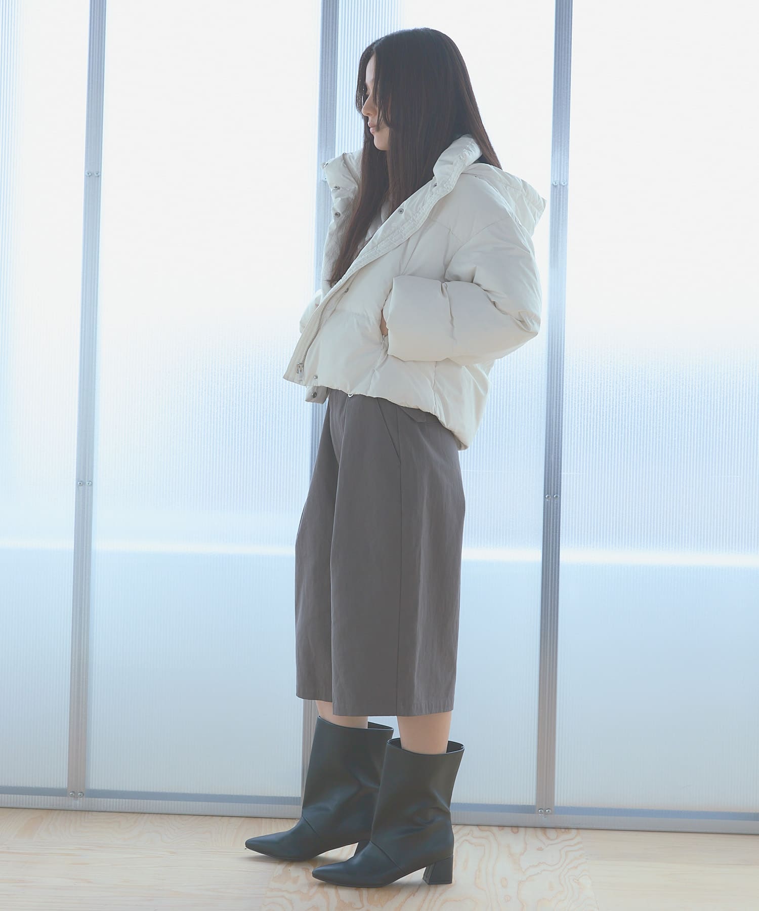 OFF WHITE