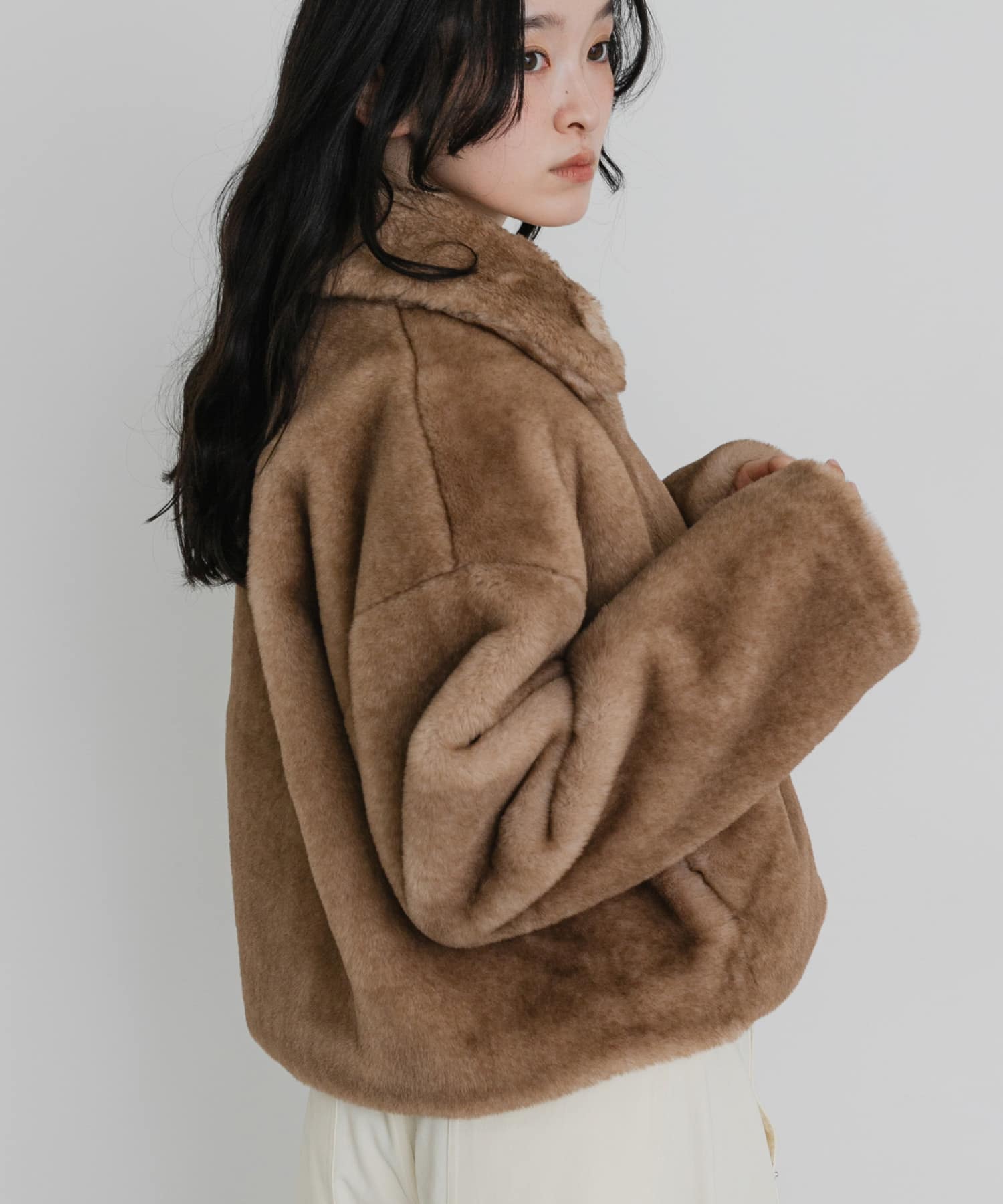 TISSAVEL フェイクファーショートコート(One BEIGE): アウター｜URBAN