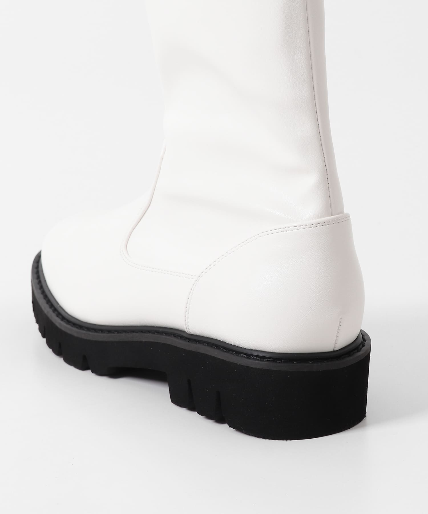 OFF WHITE