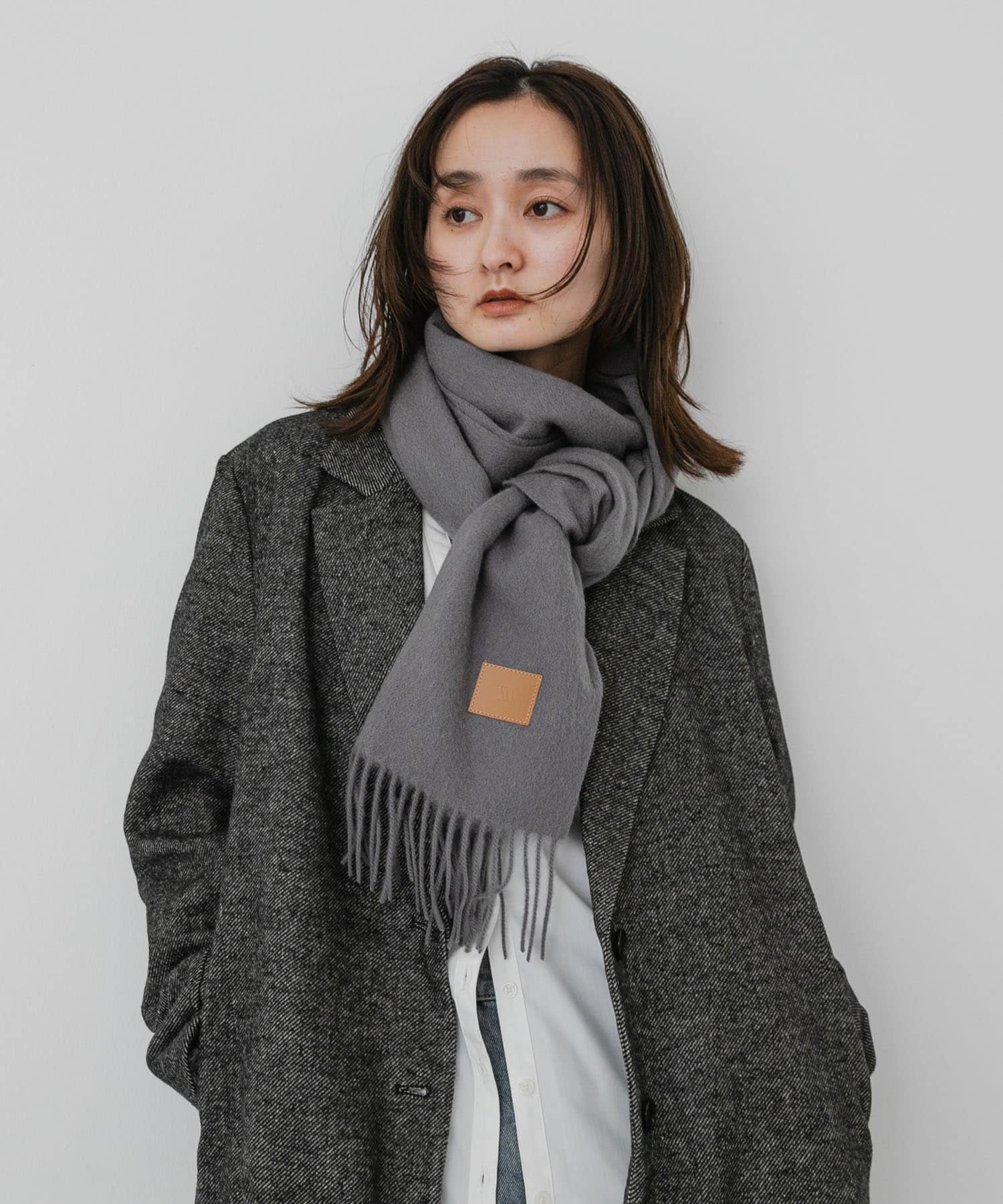 GRAY