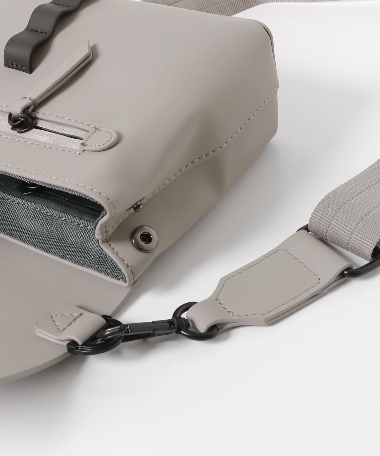 GASTON LUGA　SPLASH CROSSBODY BAG TAUPE One